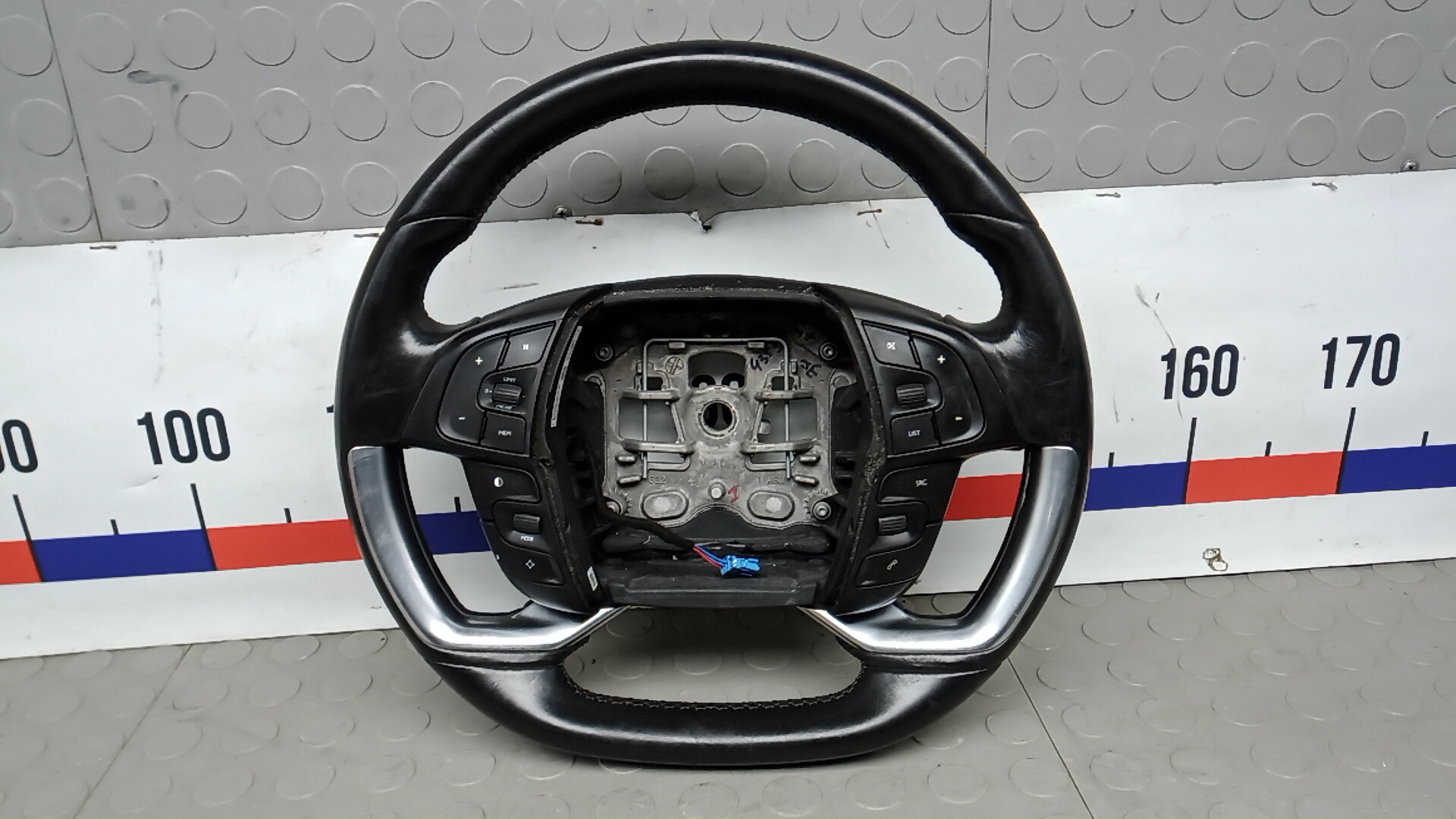 Рулевое колесо (руль)