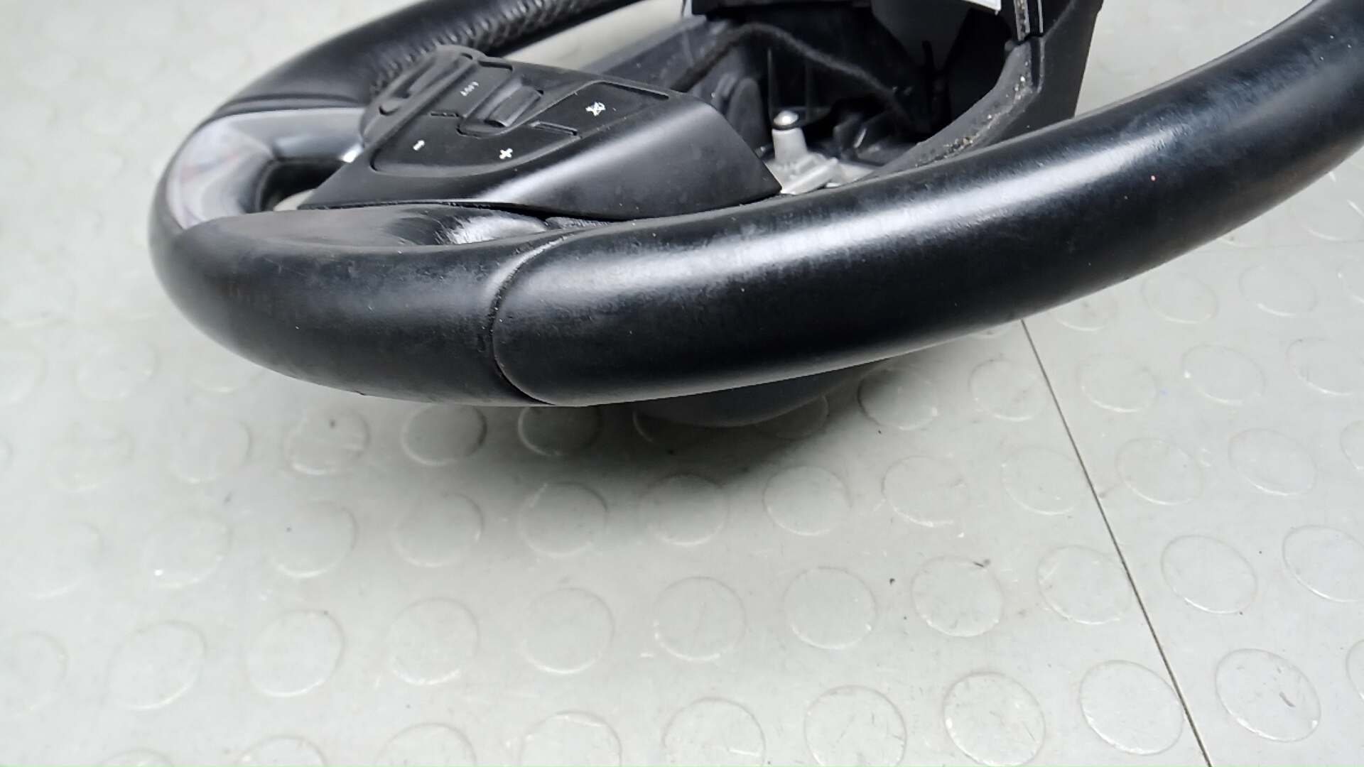 Рулевое колесо (руль)