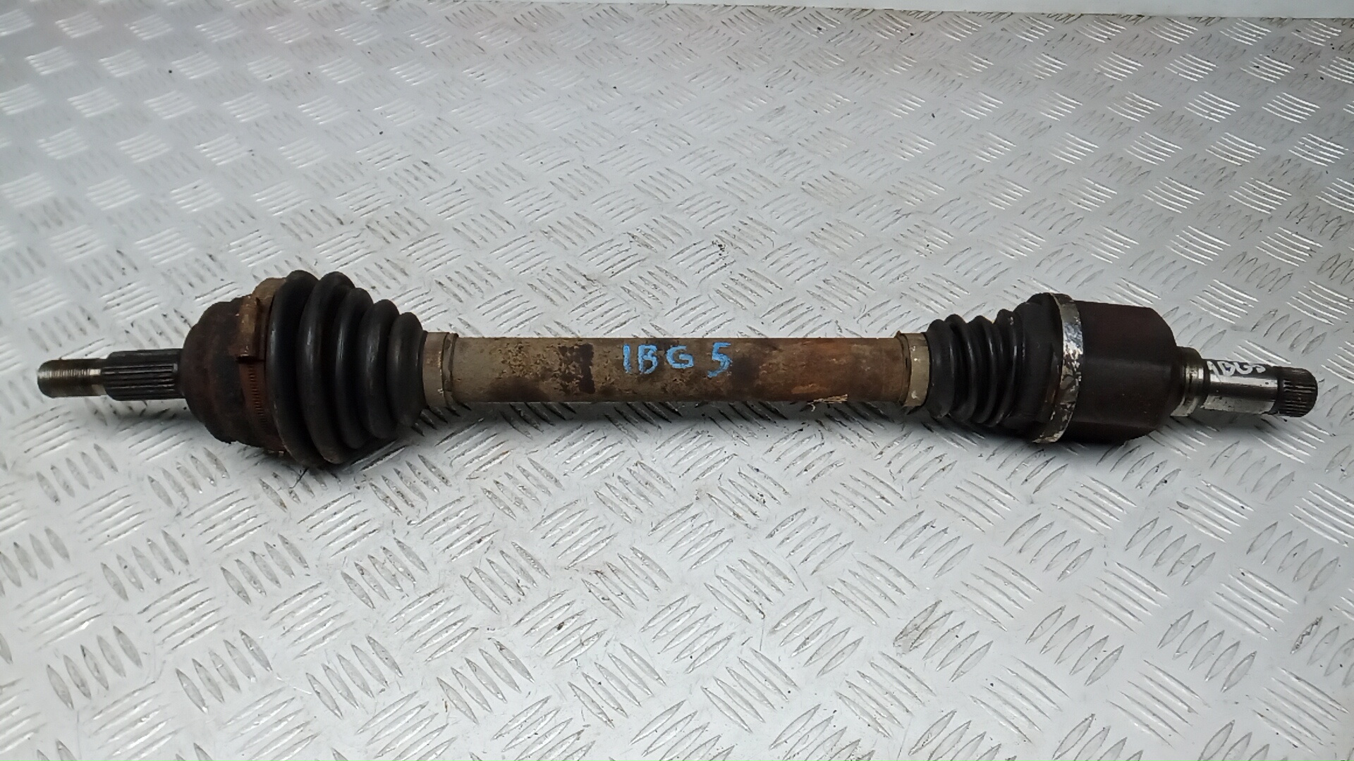 Полуось передняя левая