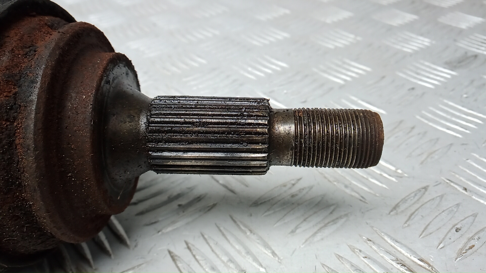 Полуось передняя правая