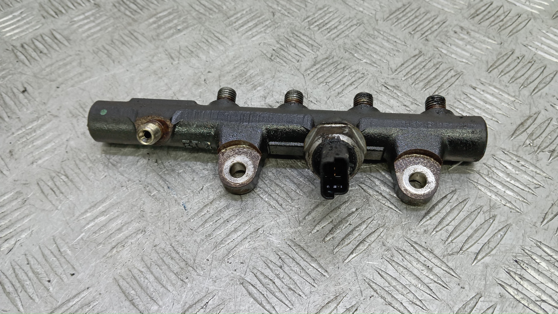 Рейка топливная (рампа)