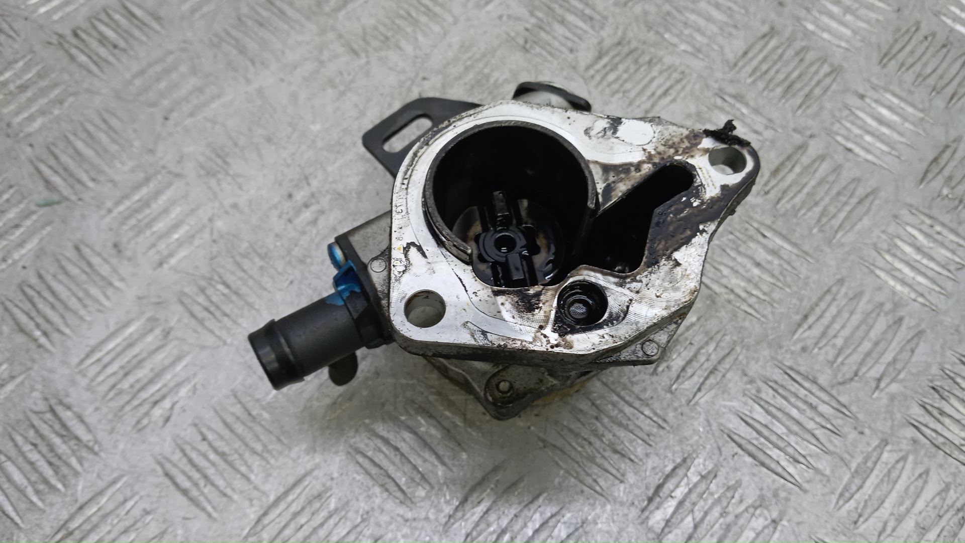 Насос вакуумный