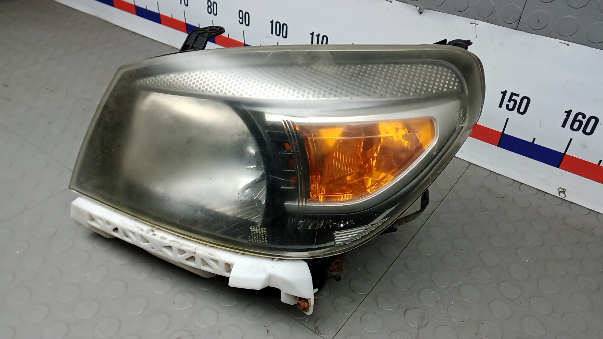 Фара левая