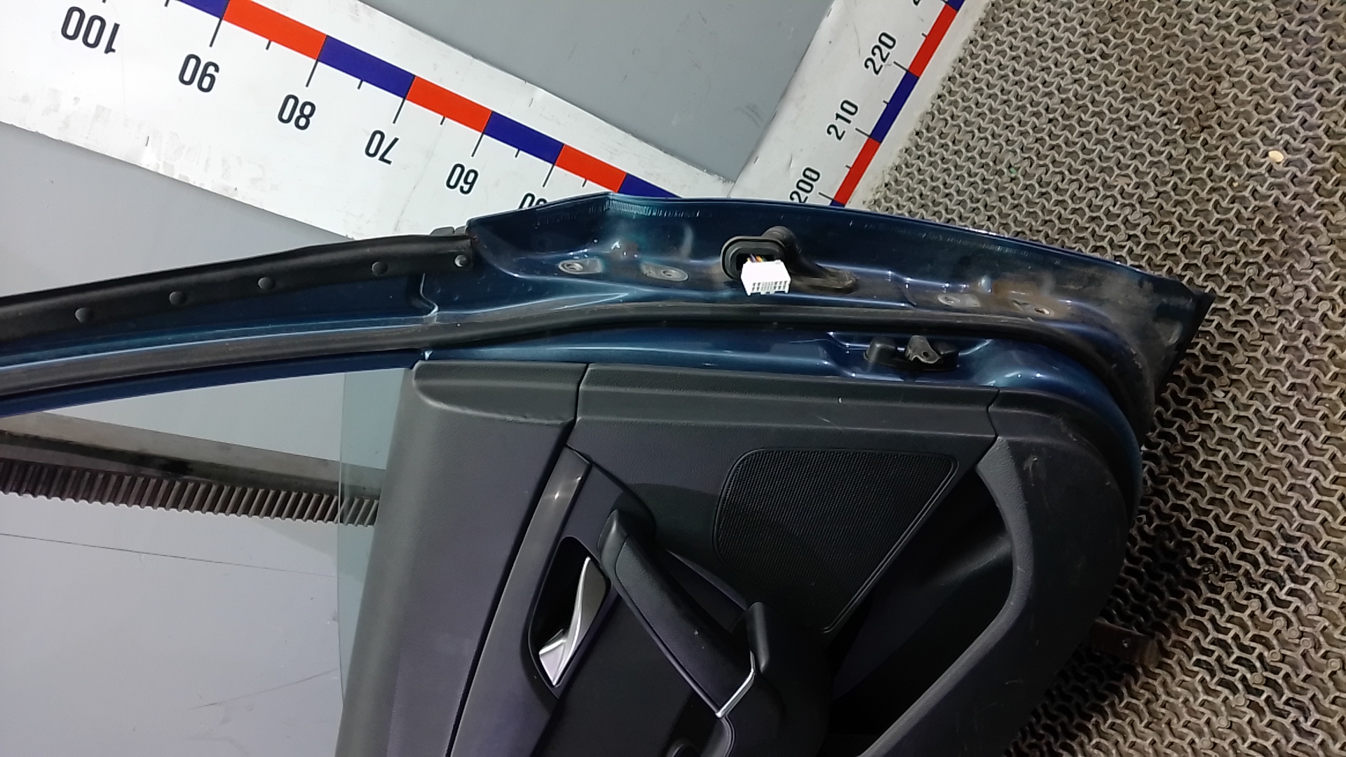 Дверь задняя левая