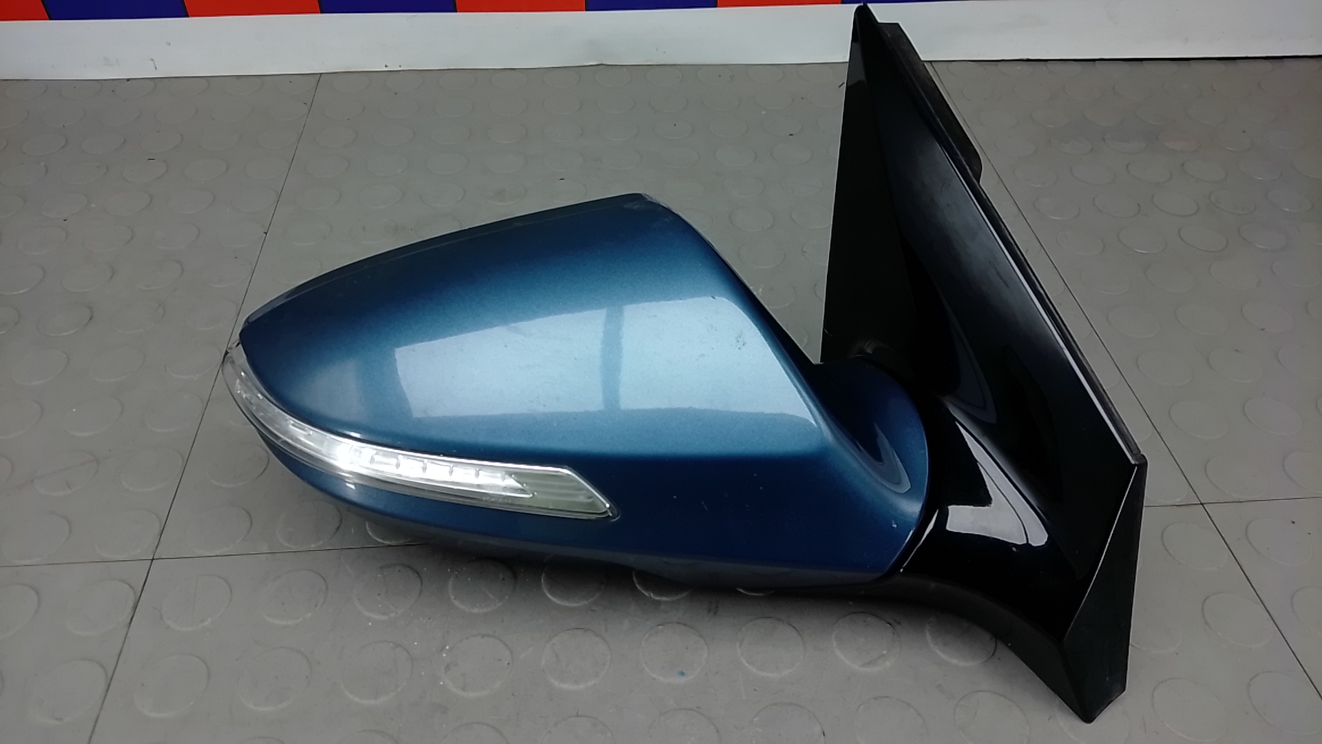 Зеркало правое электрическое