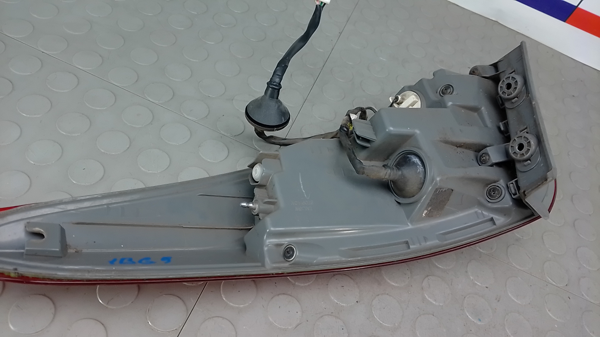 Фонарь задний левый