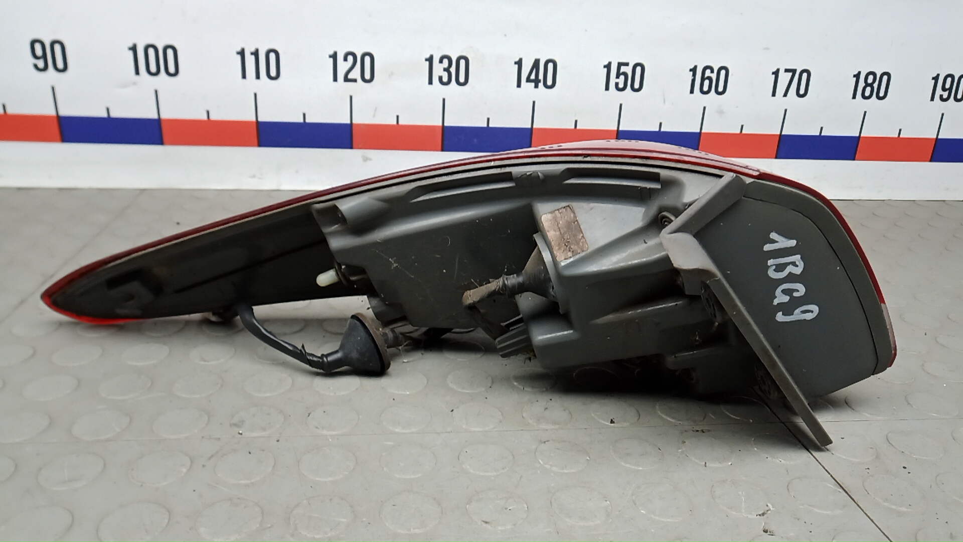 Фонарь задний правый