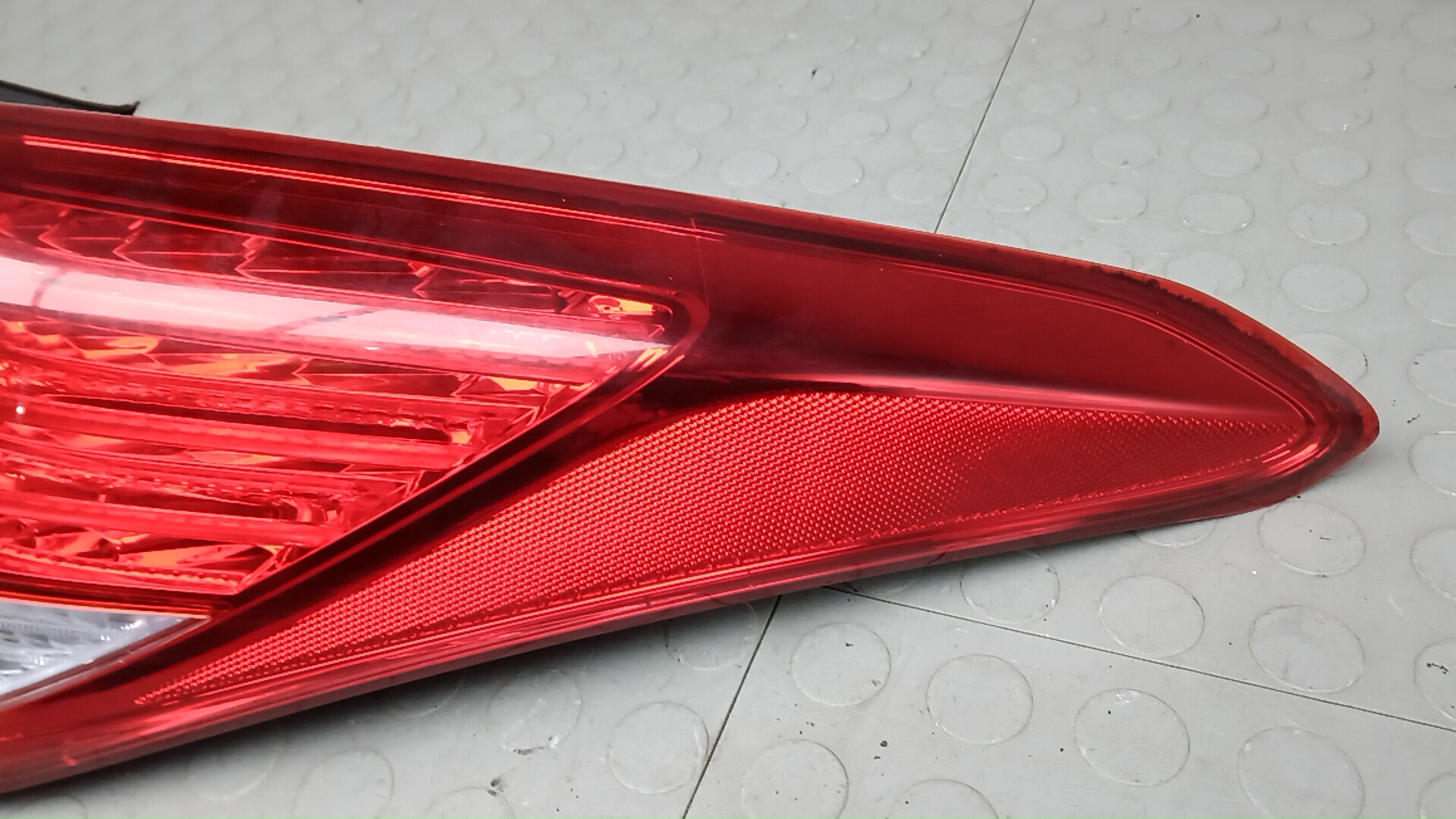 Фонарь задний правый