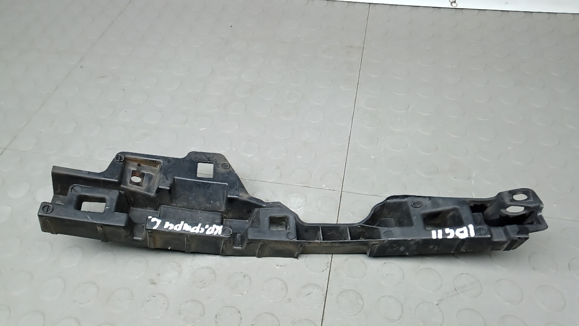 Крепеж фары