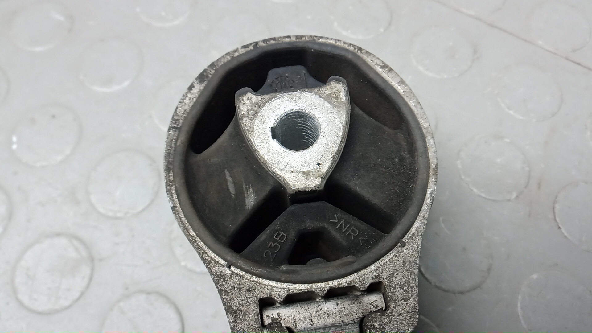 Опора двигателя