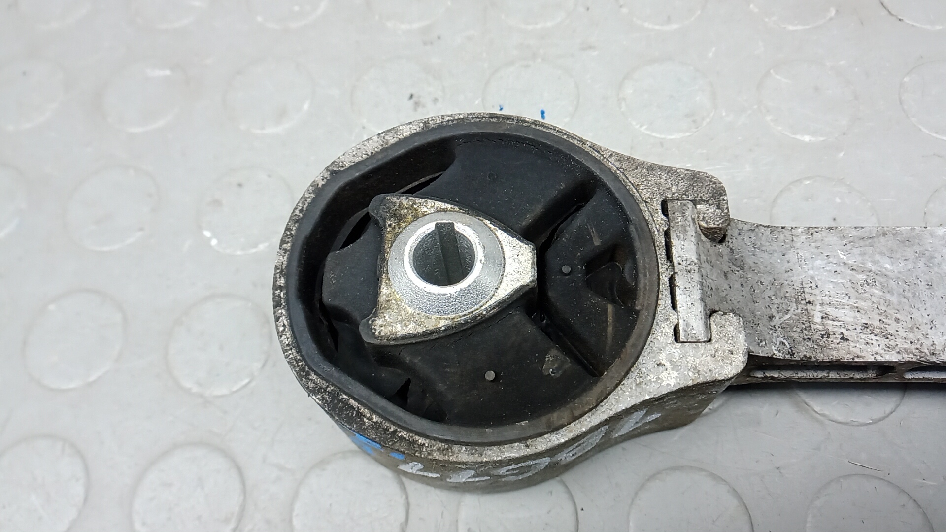 Опора двигателя