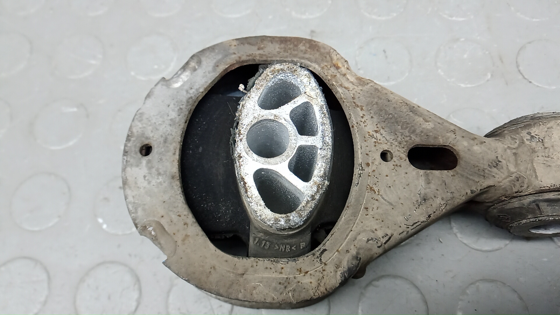 Опора двигателя