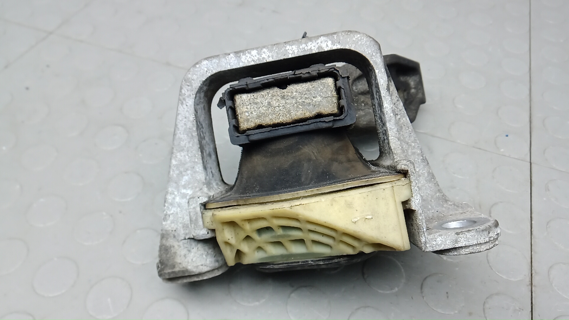 Опора двигателя