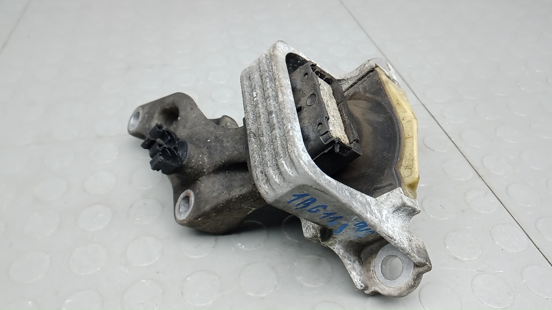 Опора двигателя