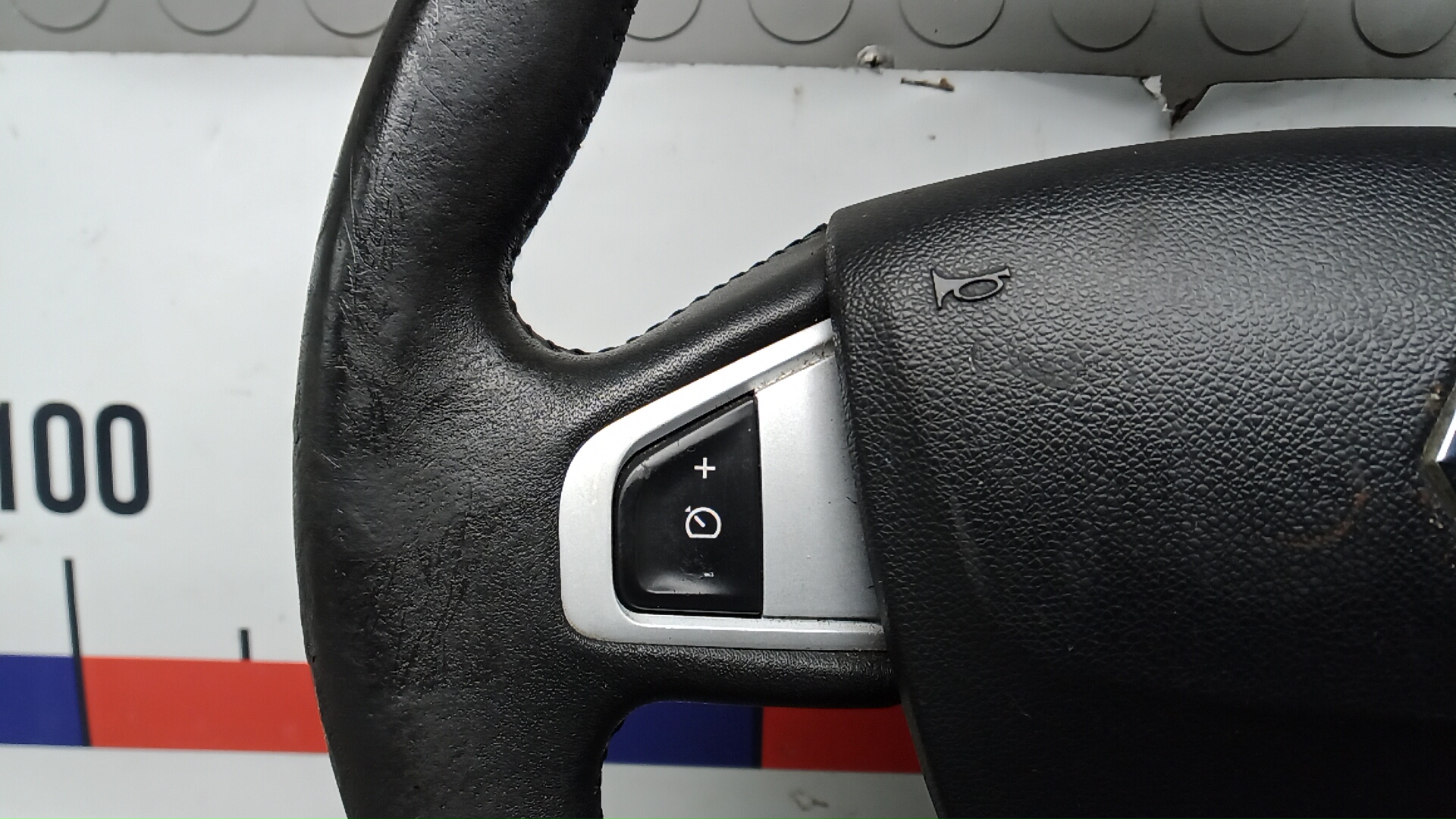 Рулевое колесо (руль)