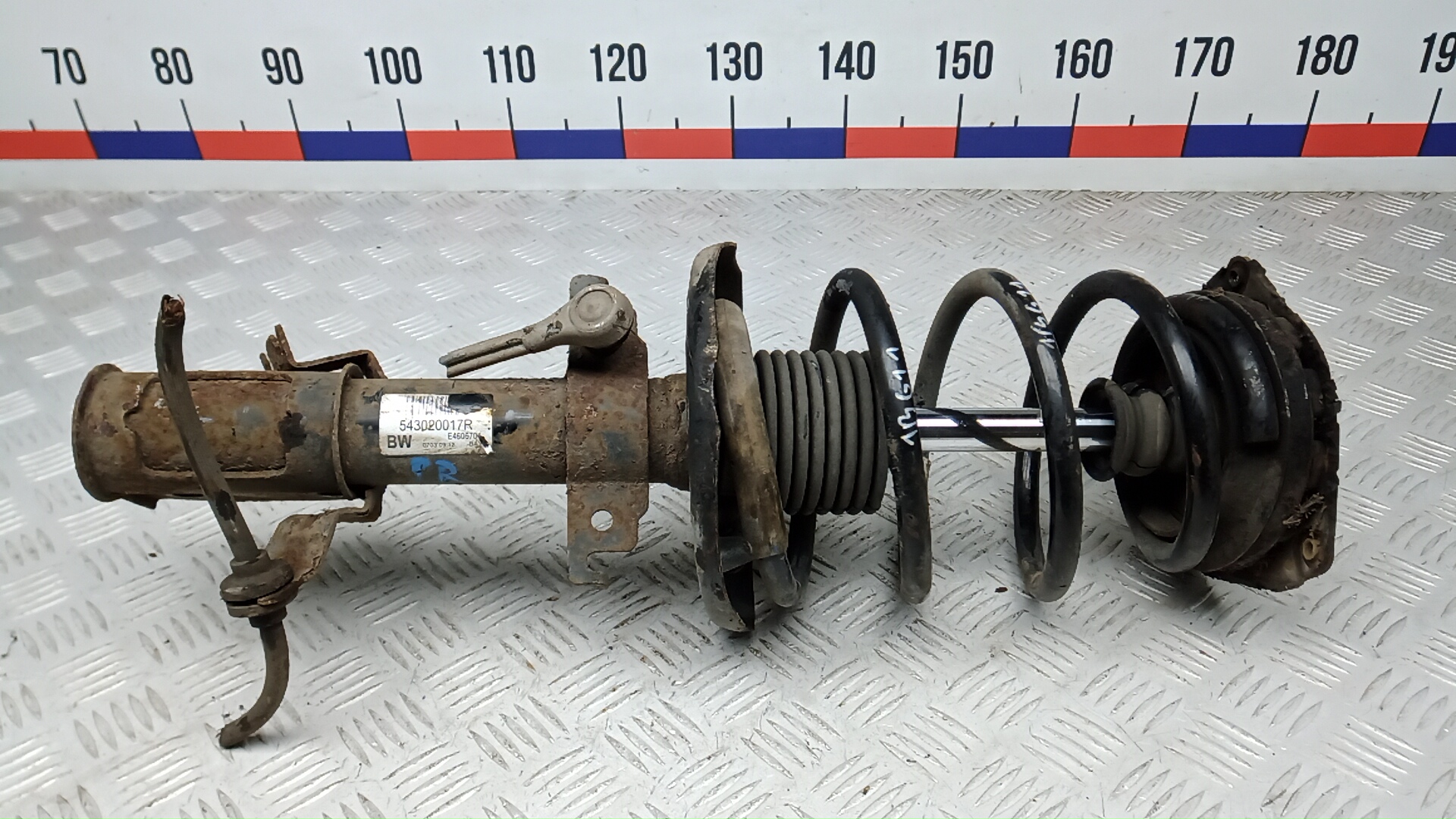 Амортизатор передний правый