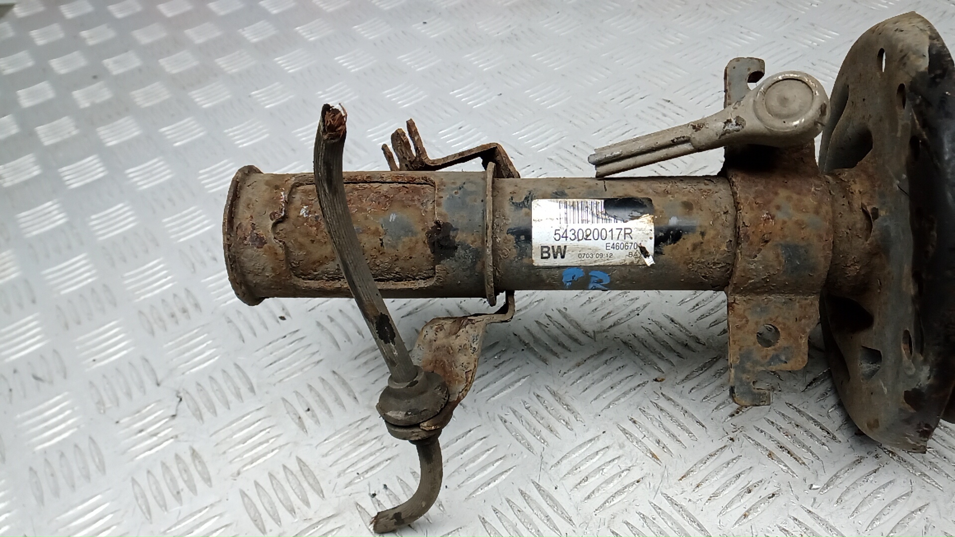 Амортизатор передний правый