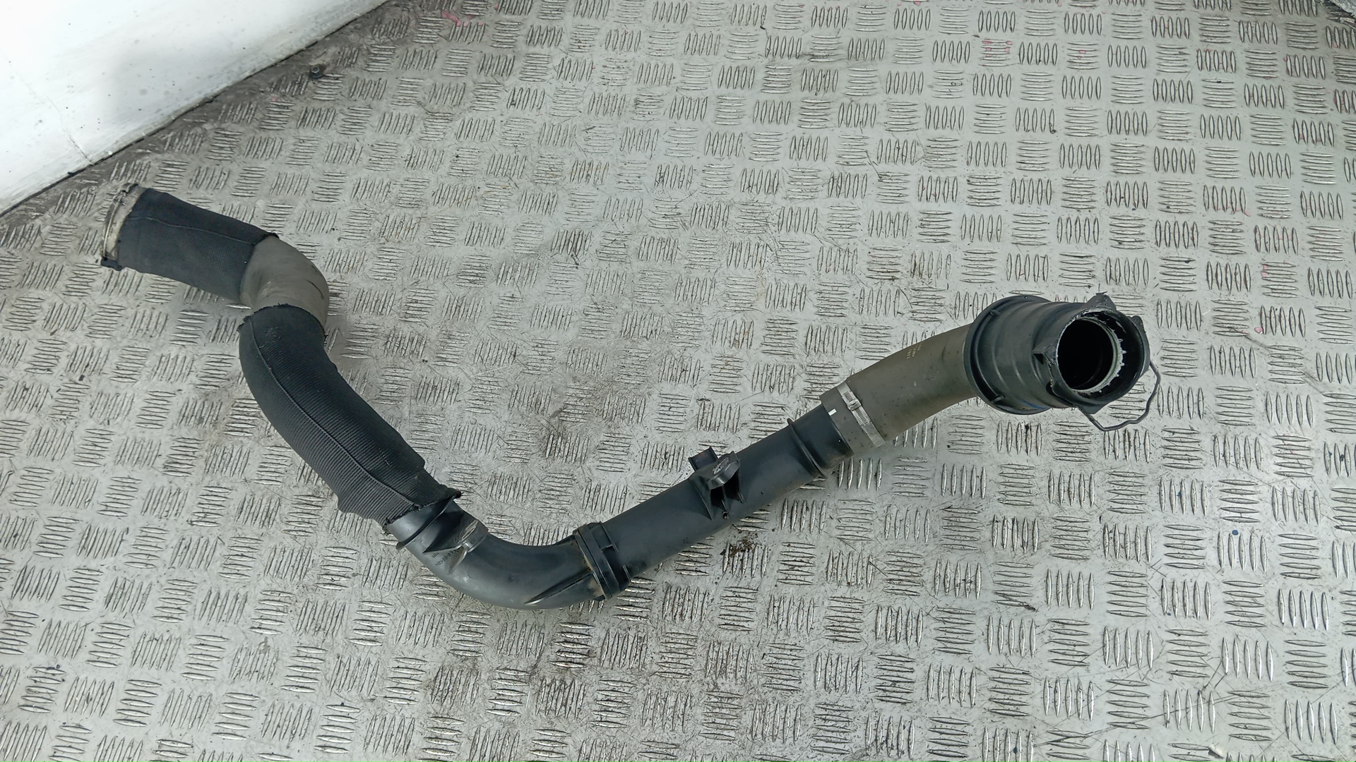 Патрубок интеркулера