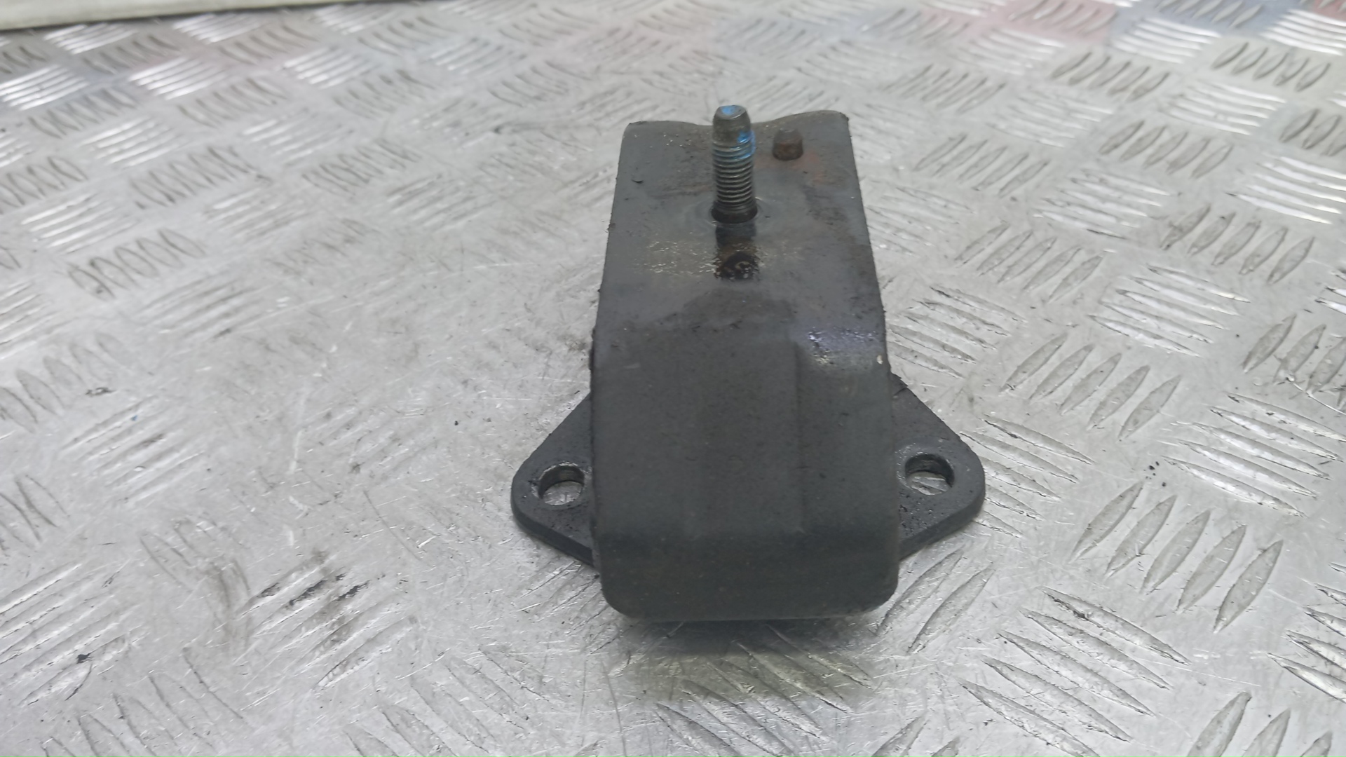 Опора двигателя