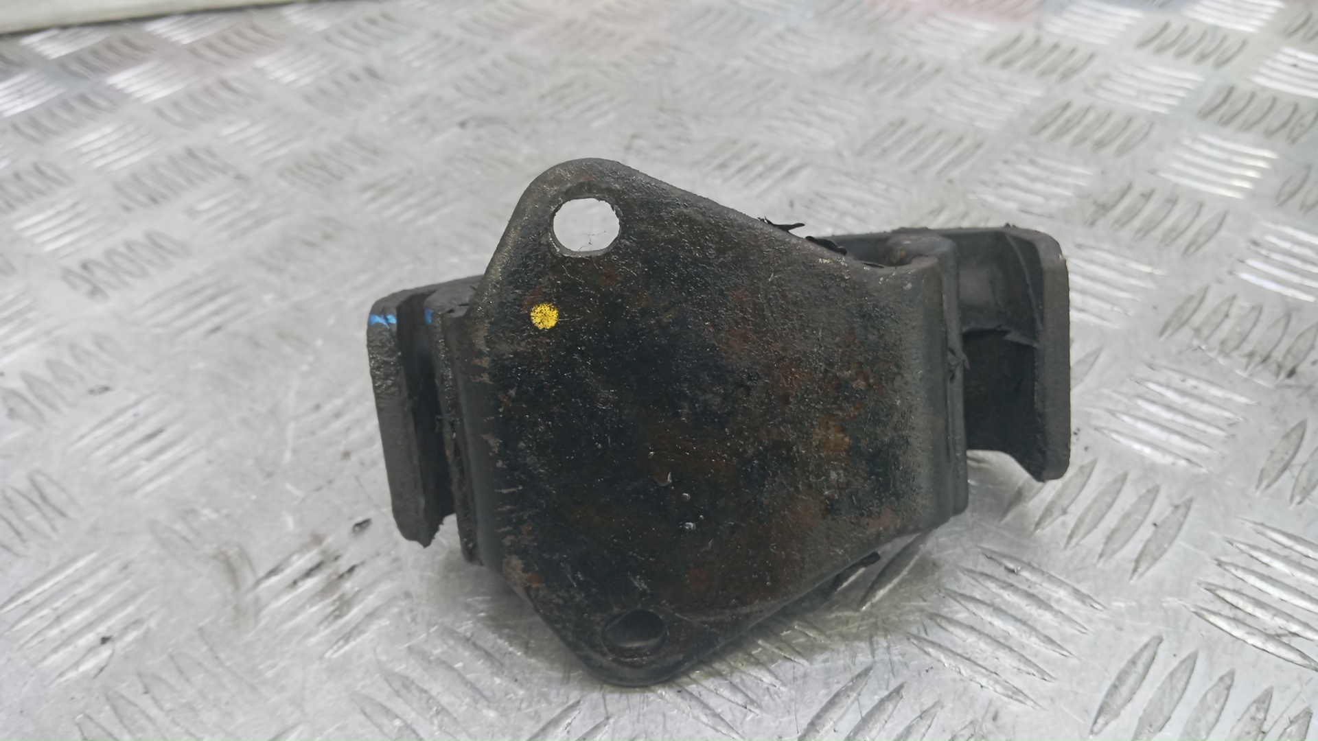 Опора двигателя