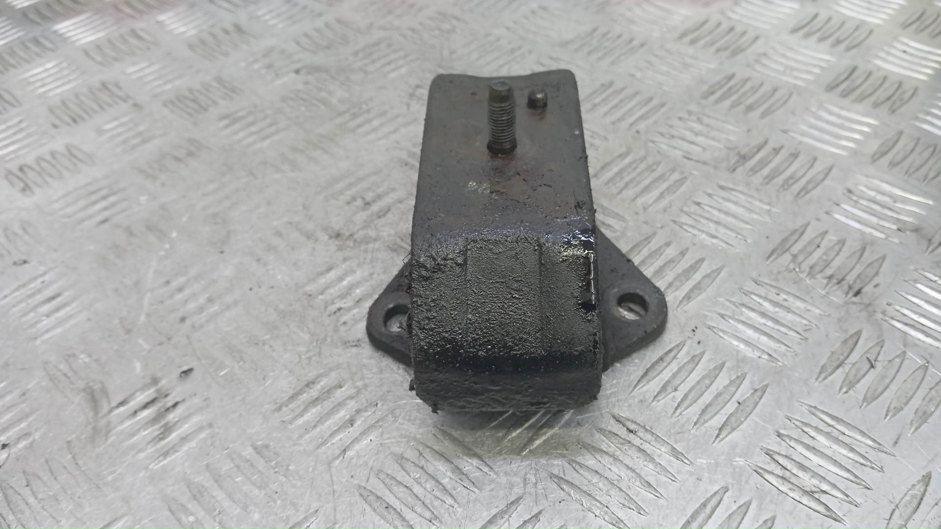 Опора двигателя