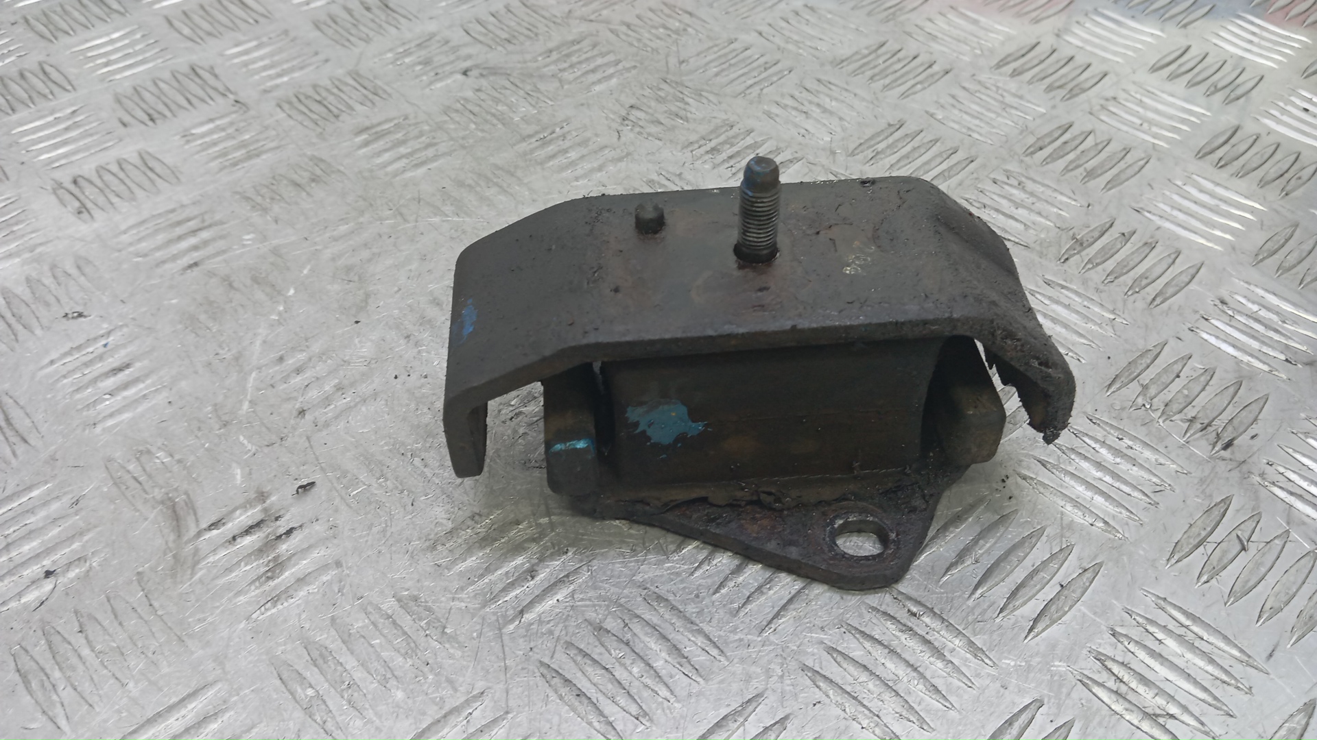 Опора двигателя