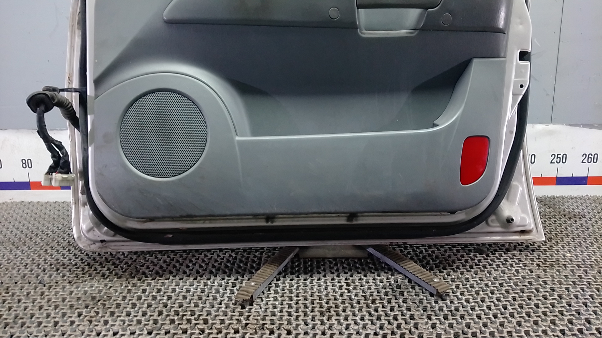 Дверь передняя правая