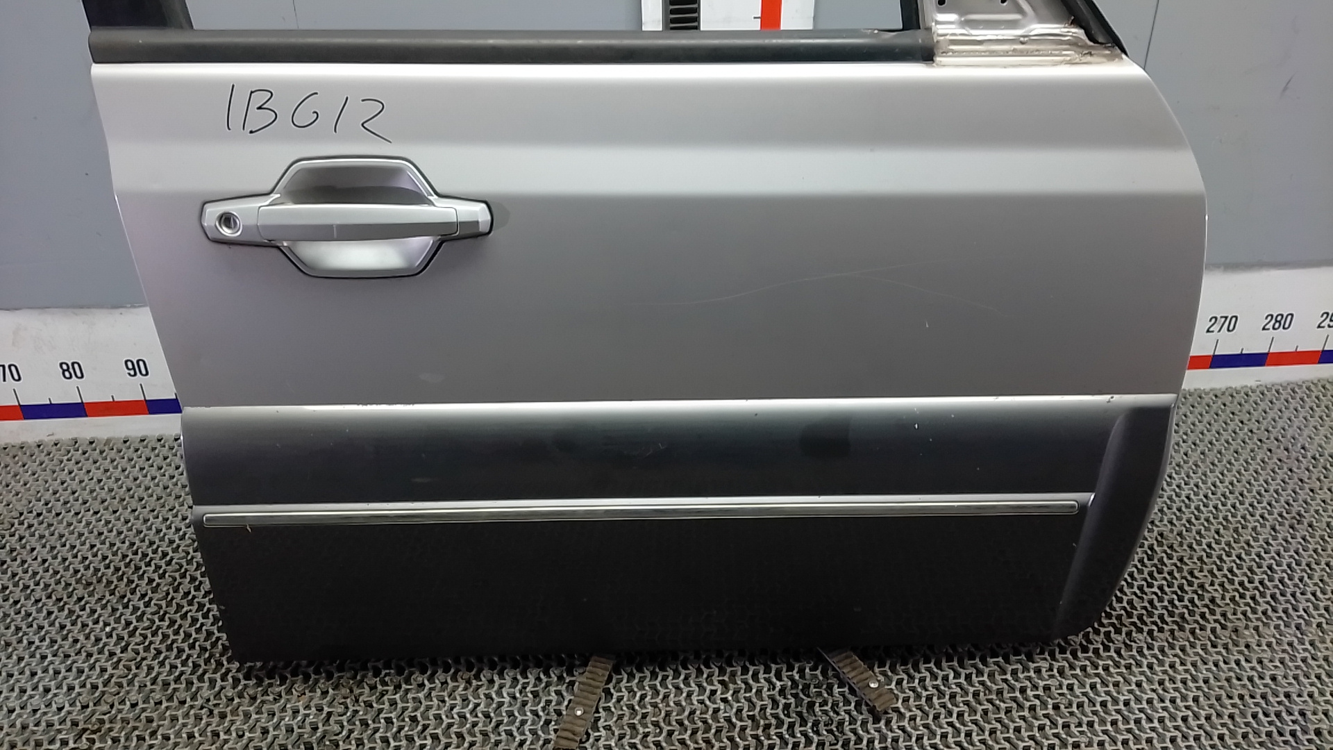 Дверь передняя правая