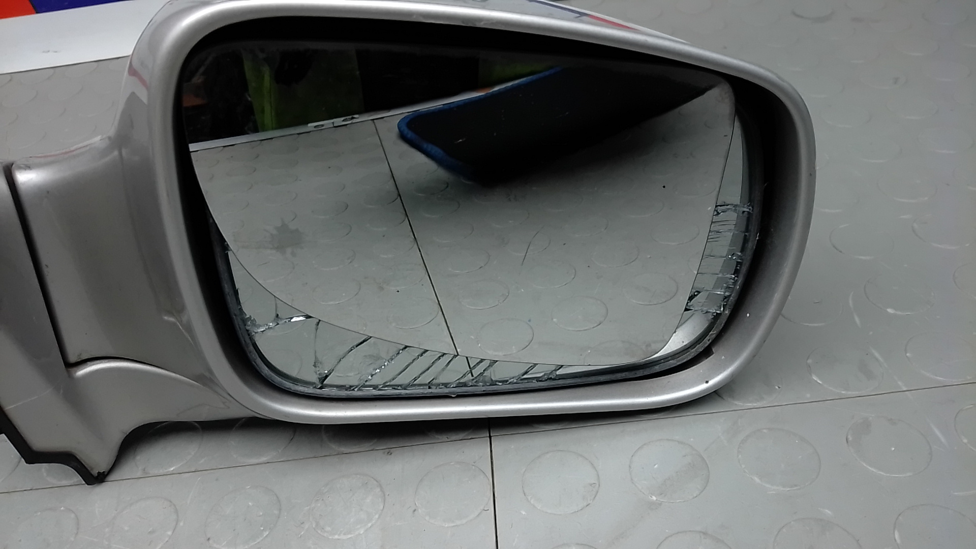 Зеркало правое электрическое