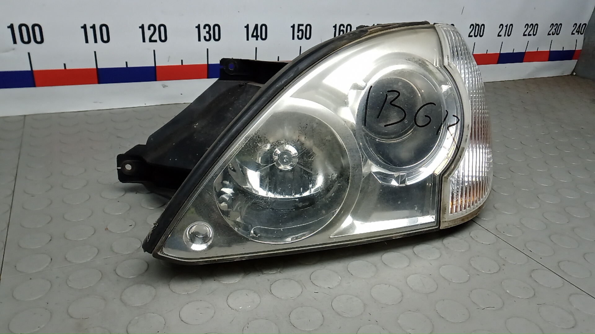Фара левая