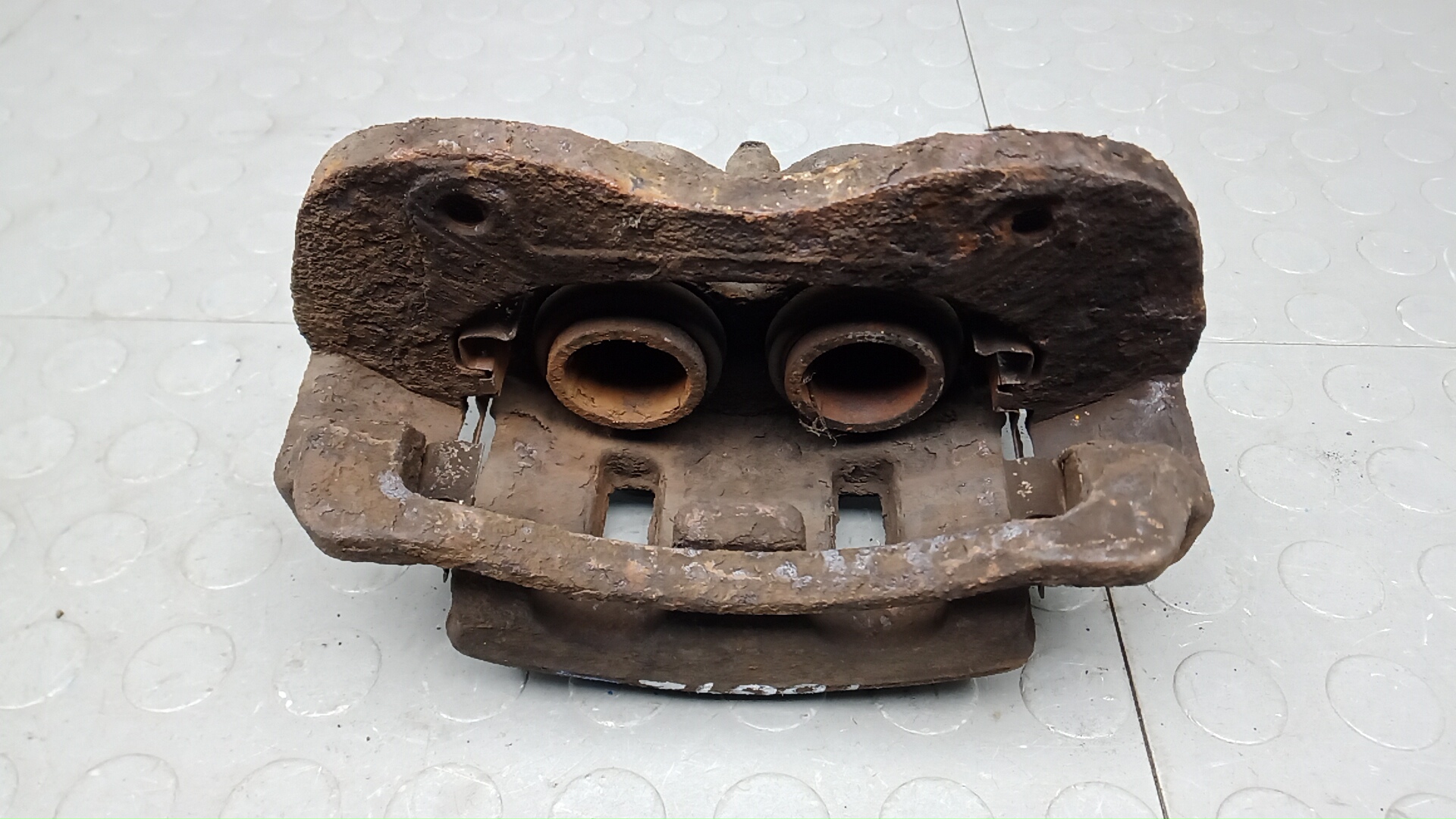 Суппорт передний правый