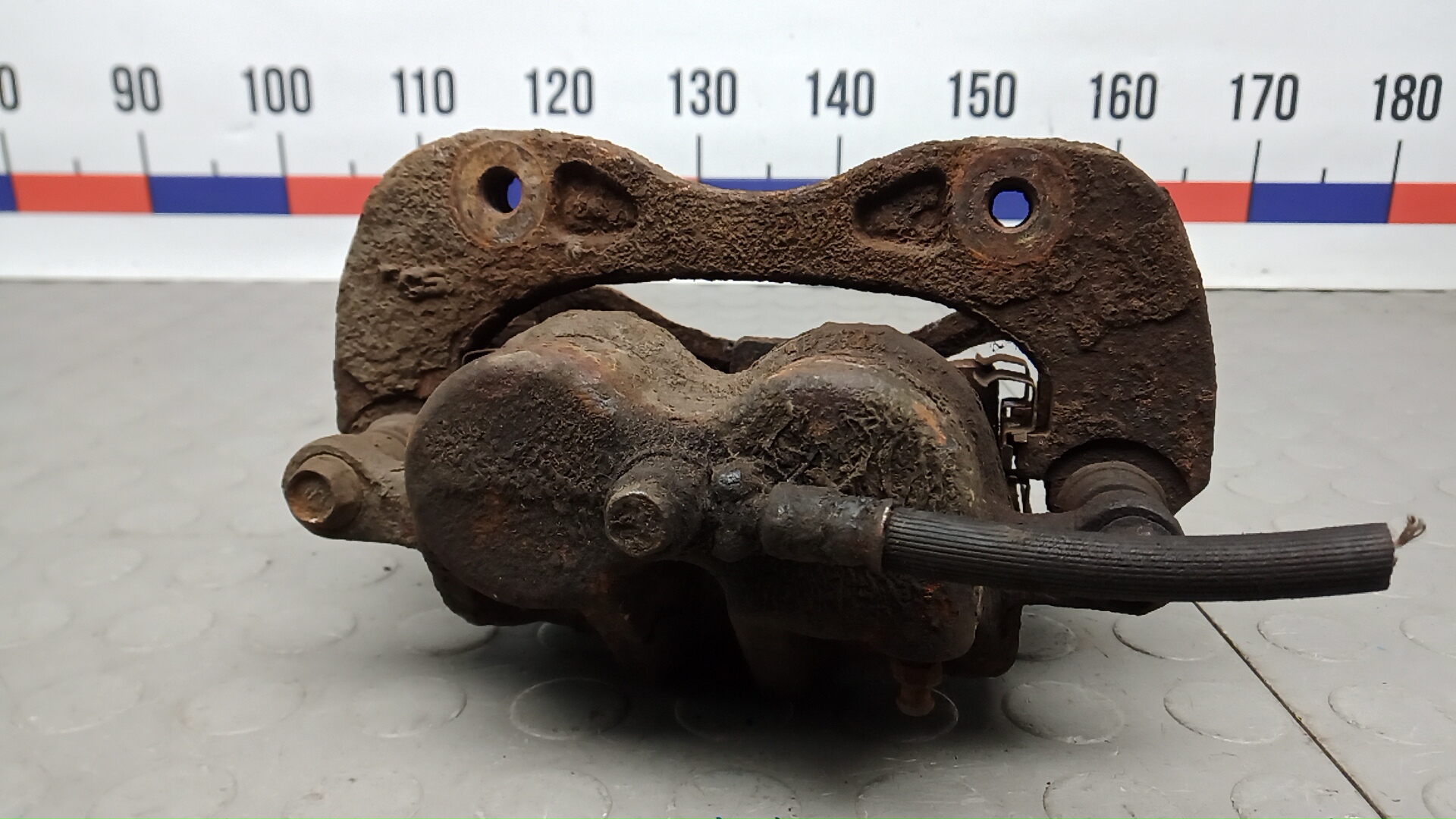 Суппорт передний левый