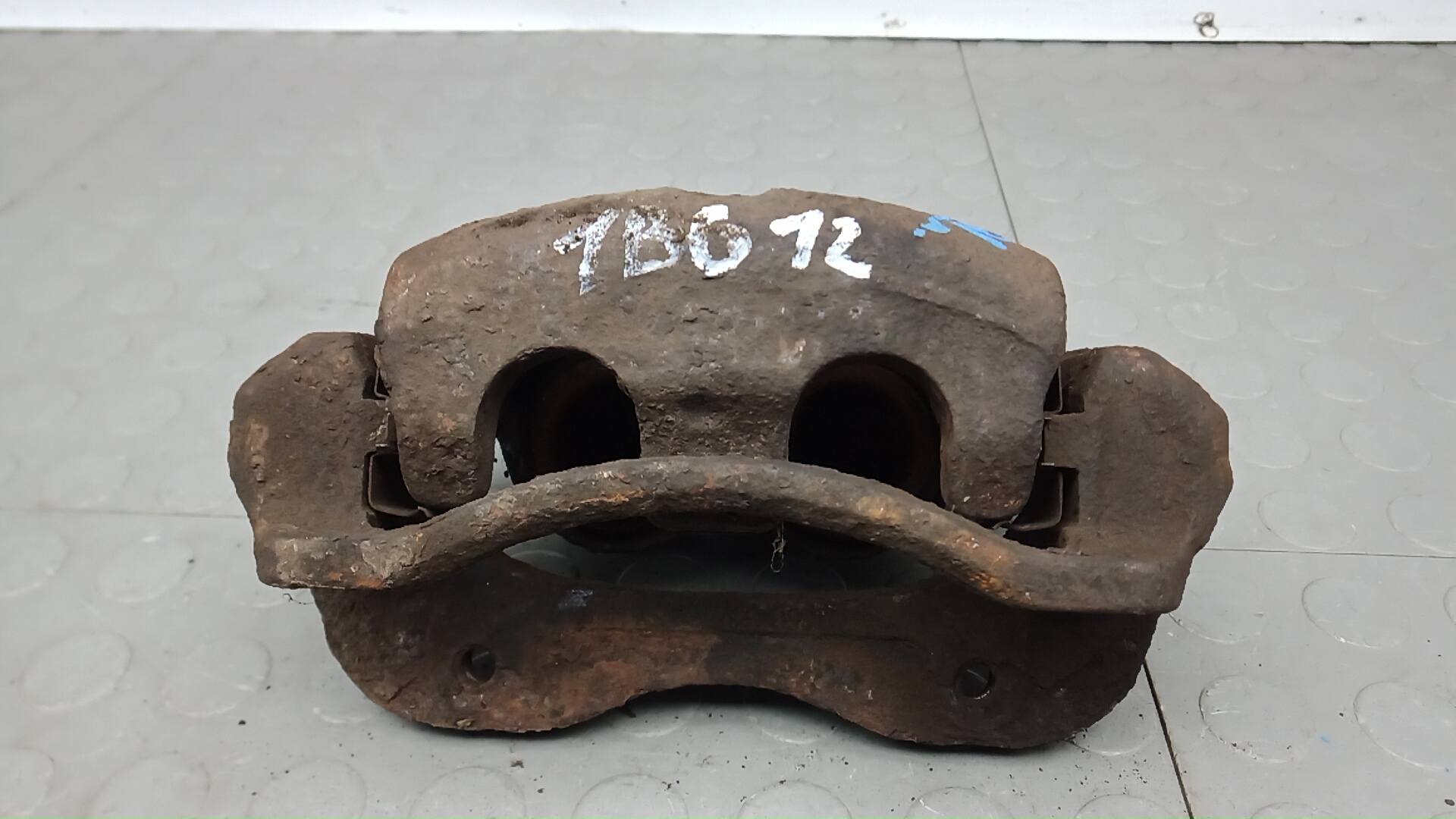 Суппорт передний левый