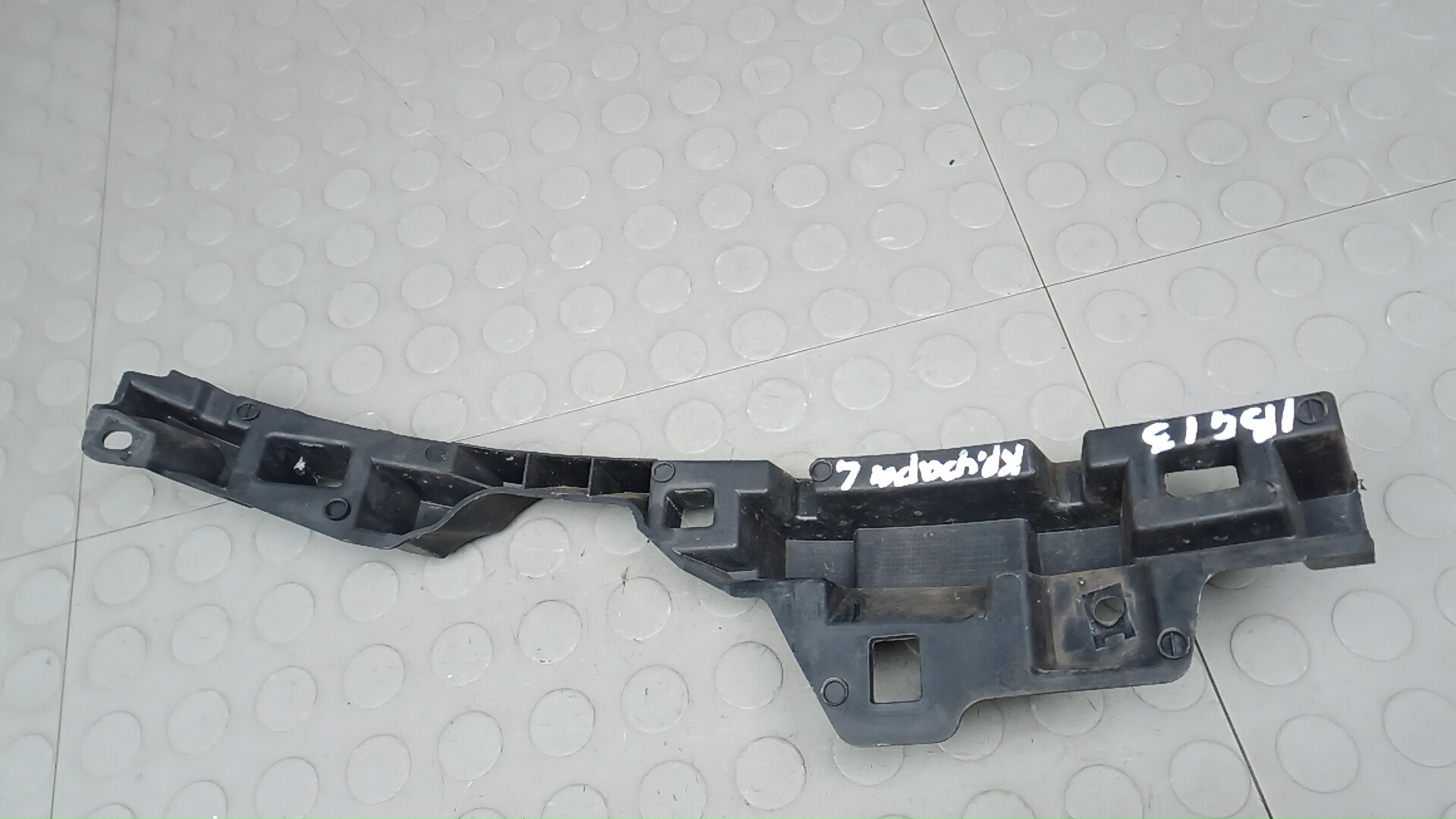 Крепеж фары