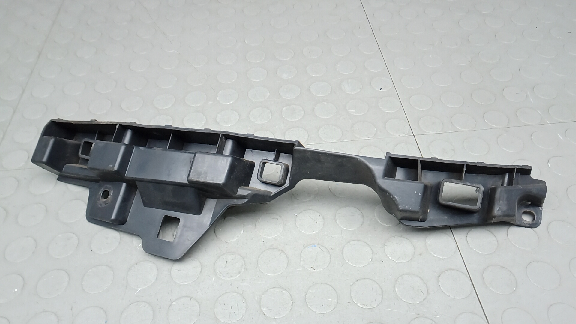 Крепеж фары