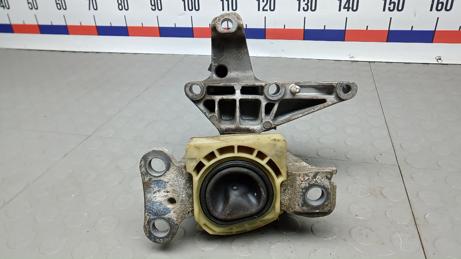 Опора двигателя