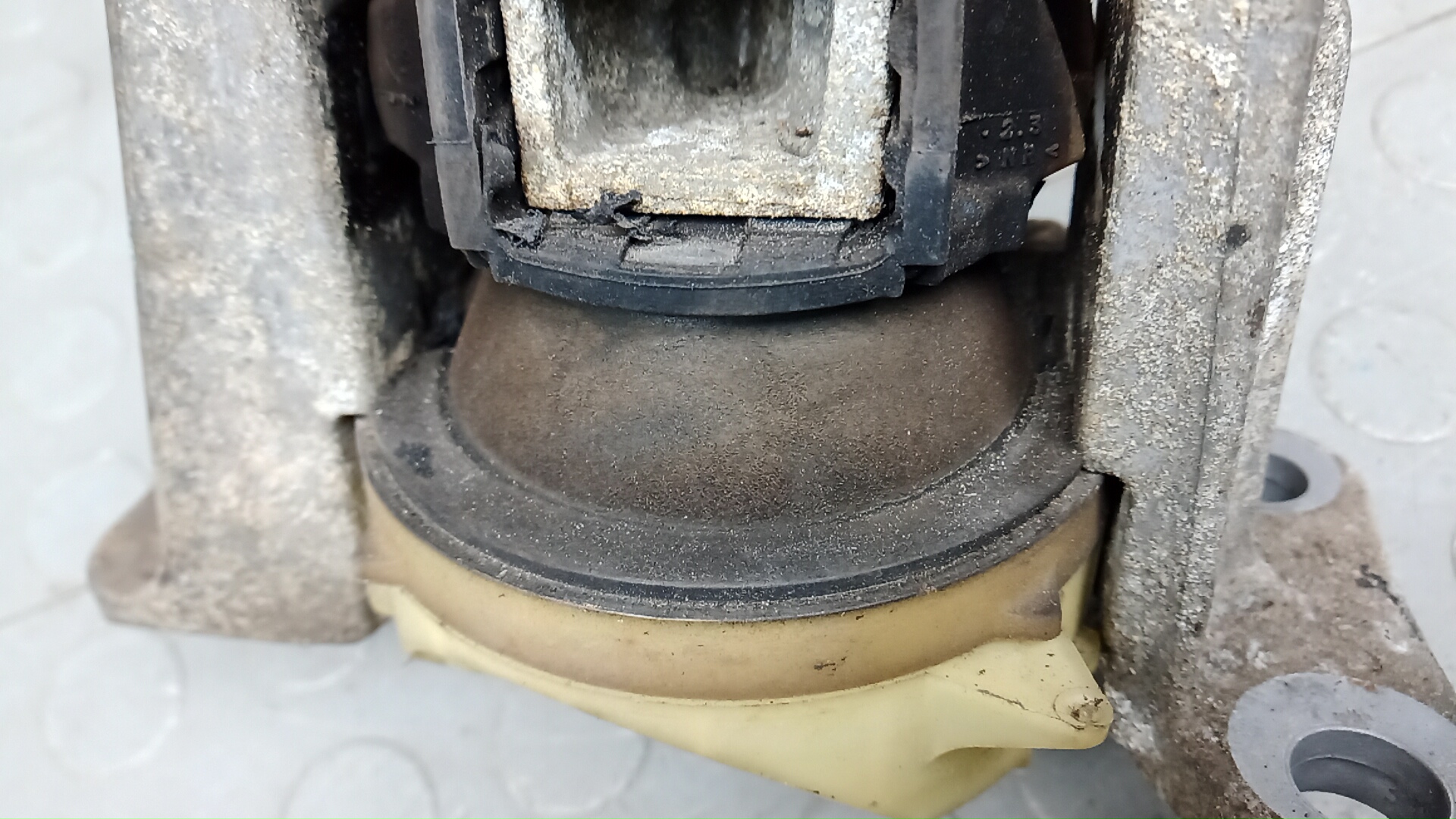 Опора двигателя