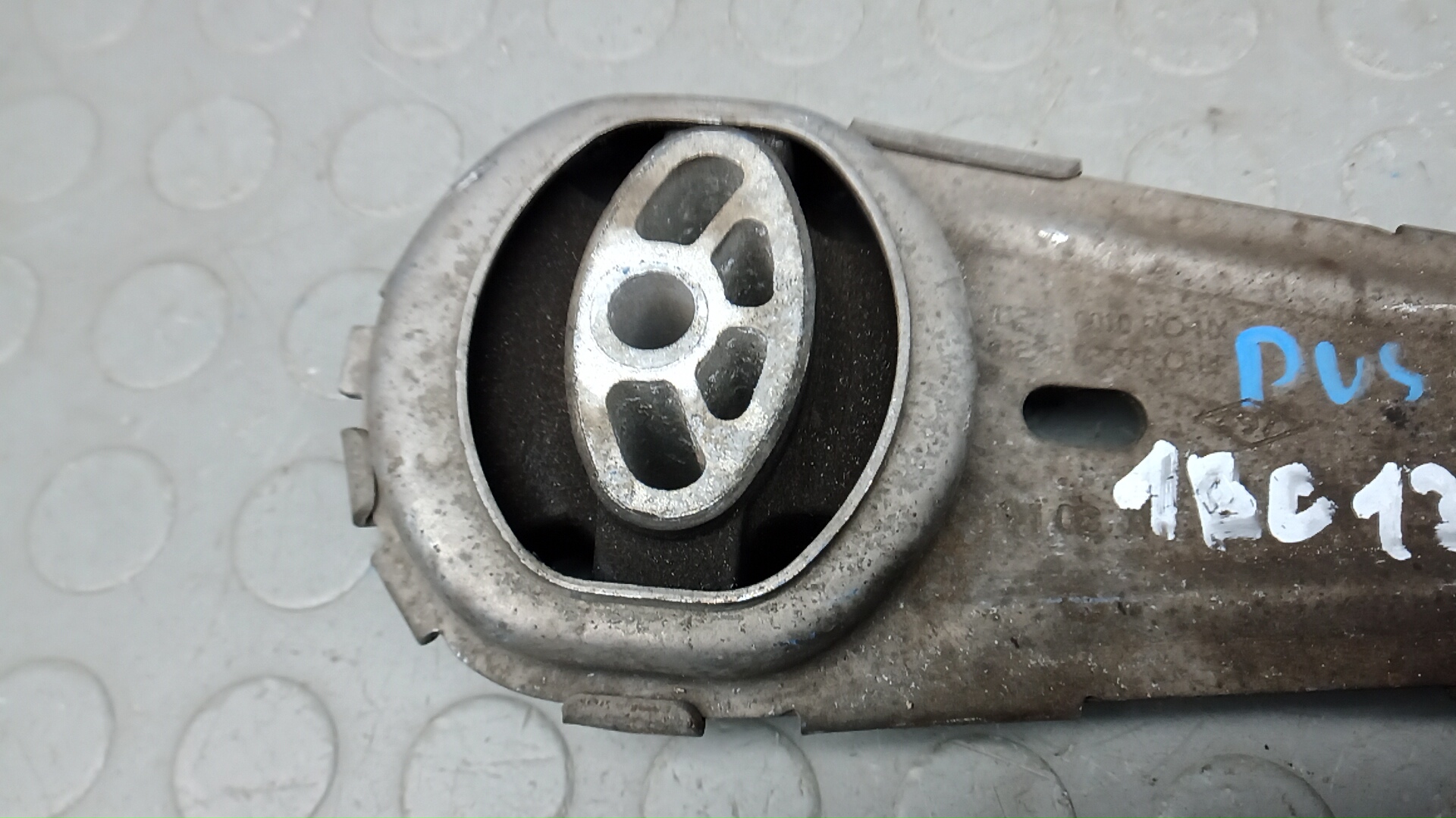 Опора двигателя