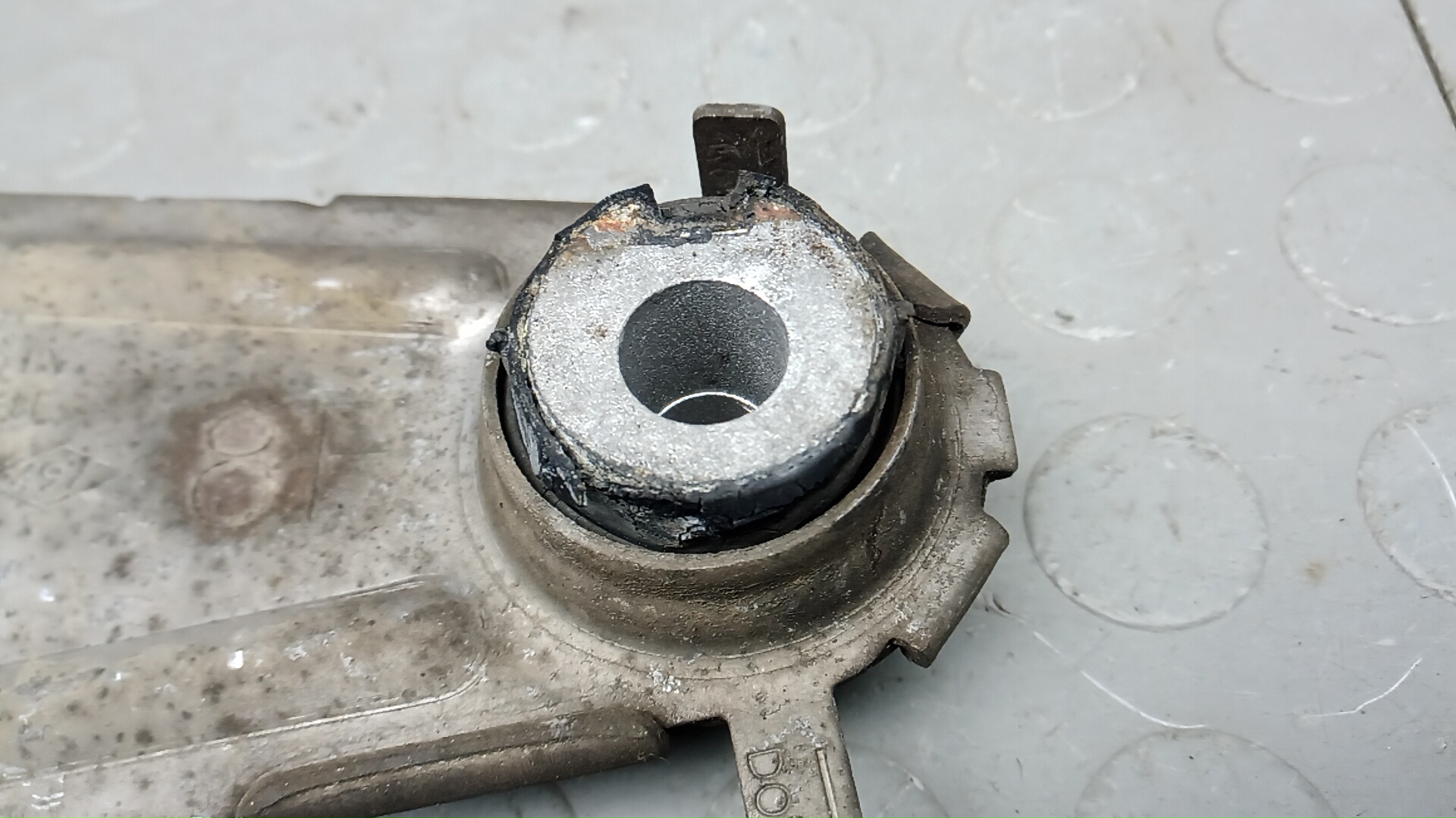 Опора двигателя