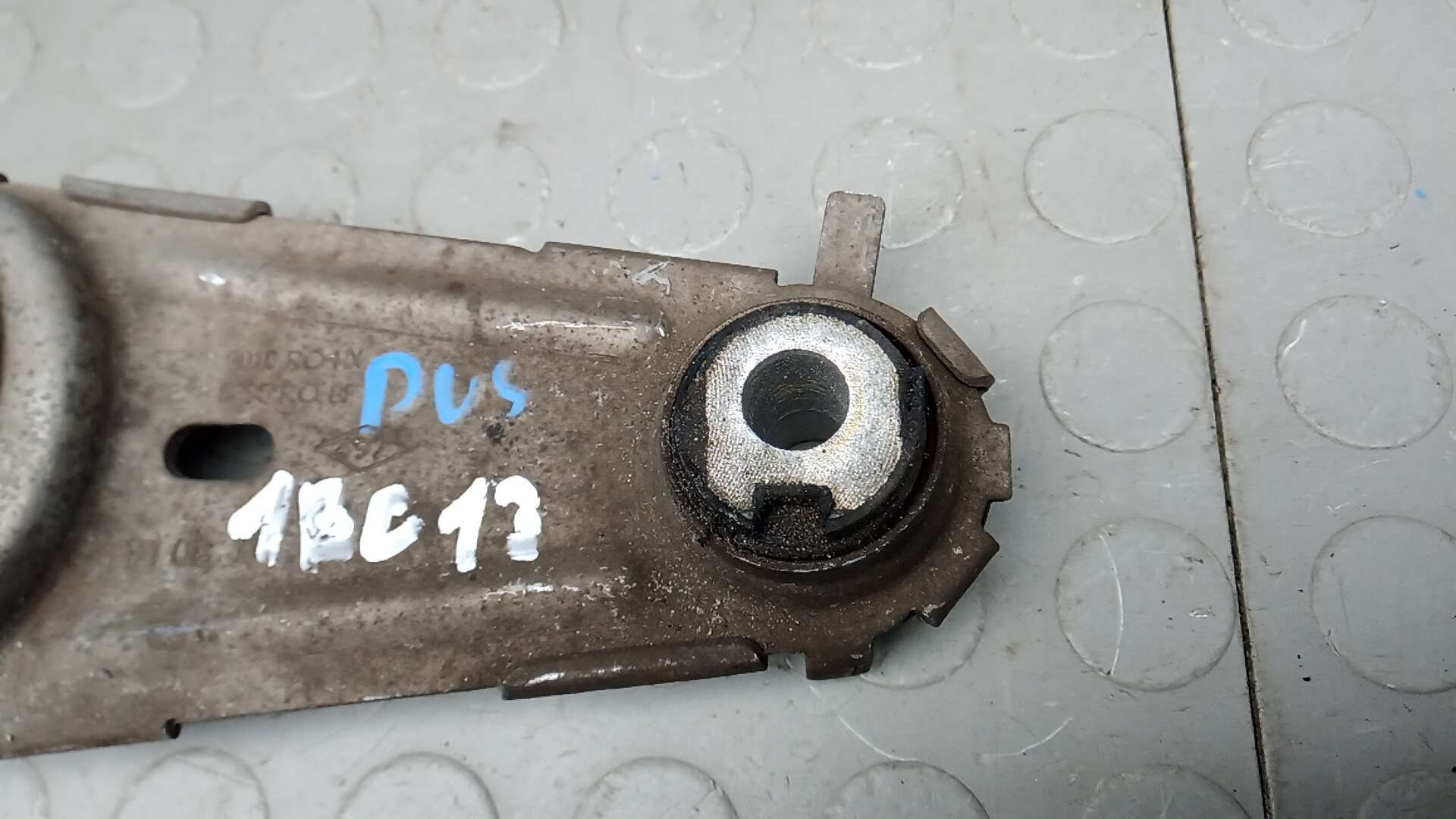 Опора двигателя