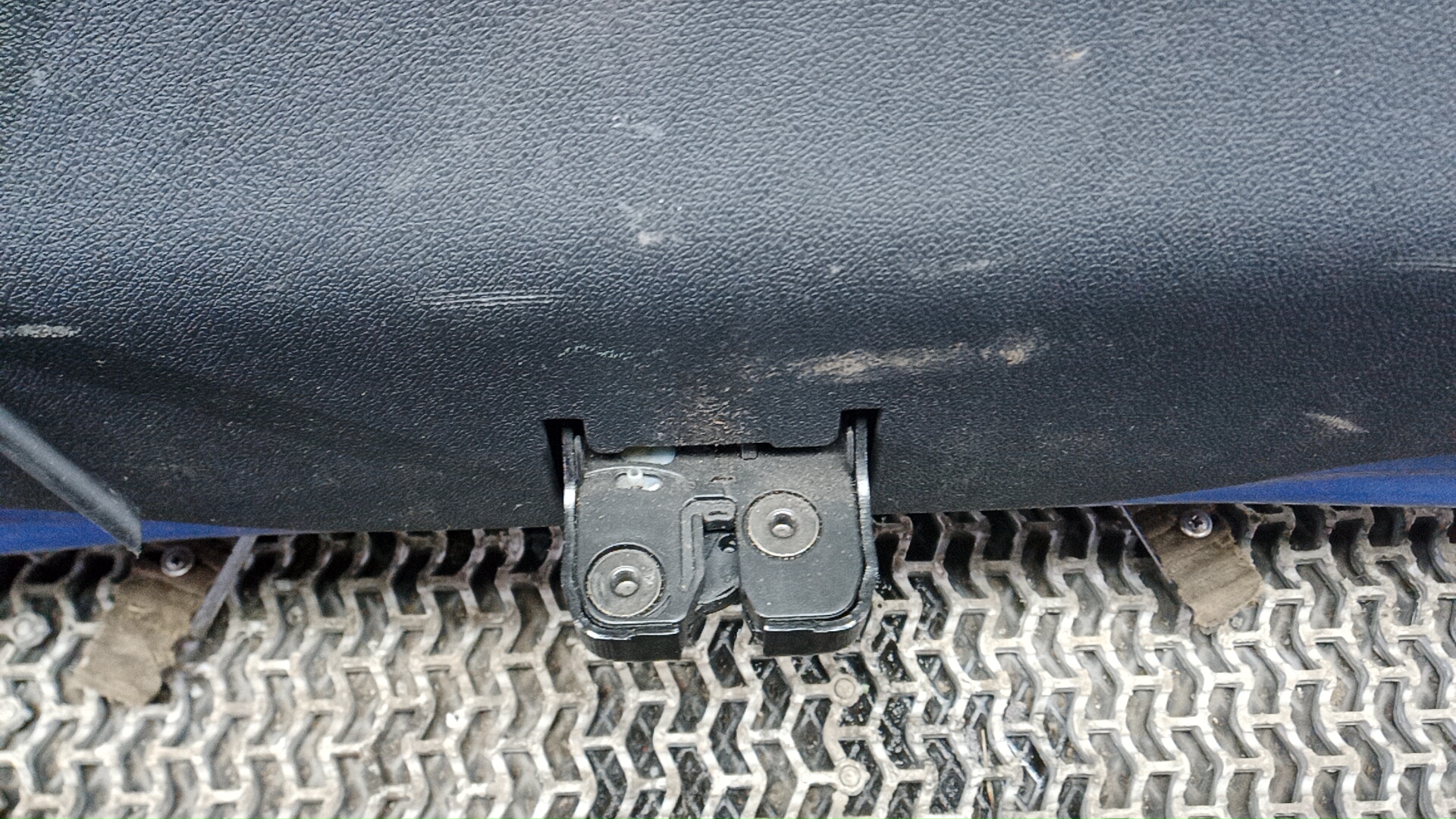 Дверь багажника