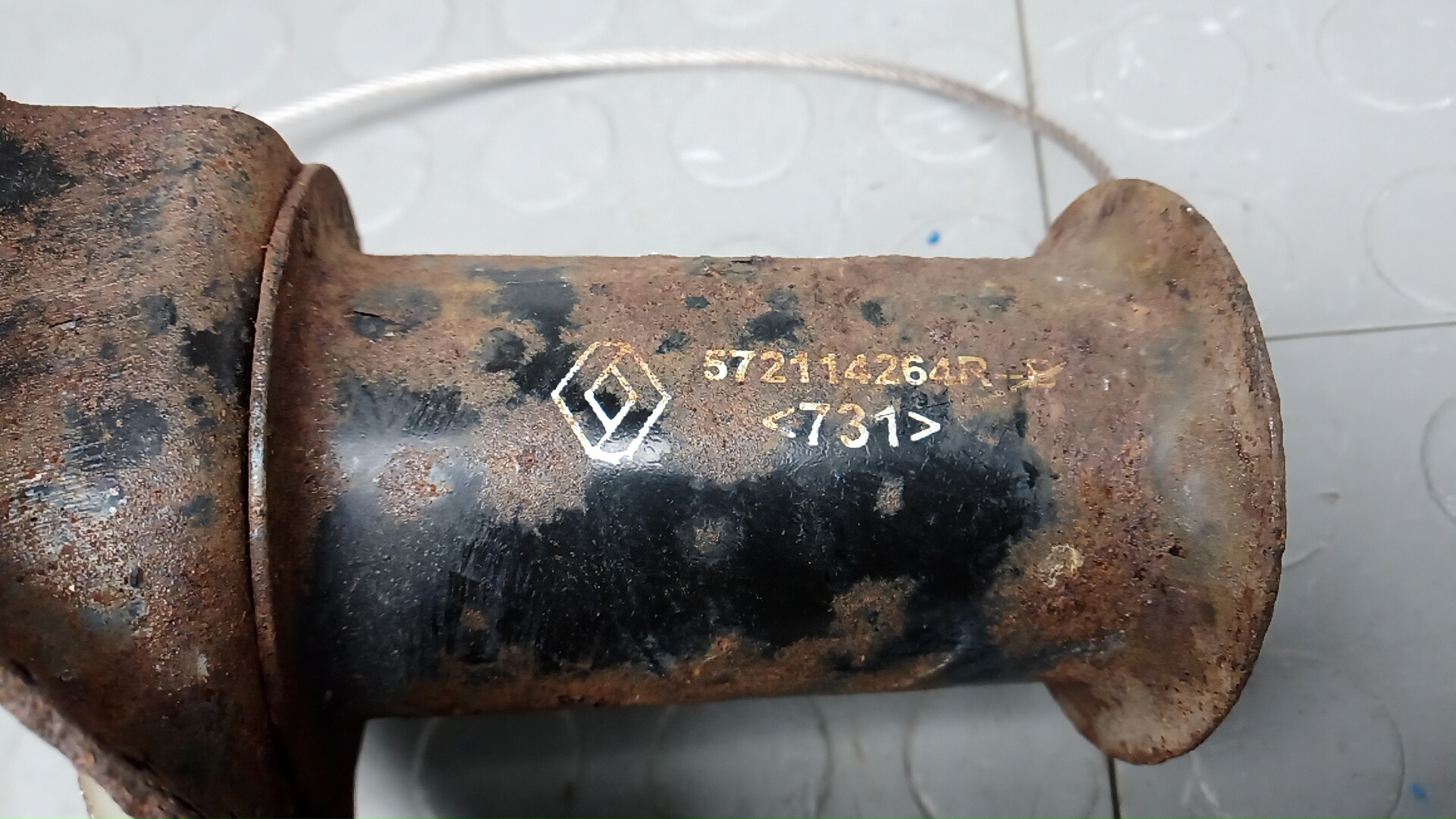 Механизм подъема запасного колеса