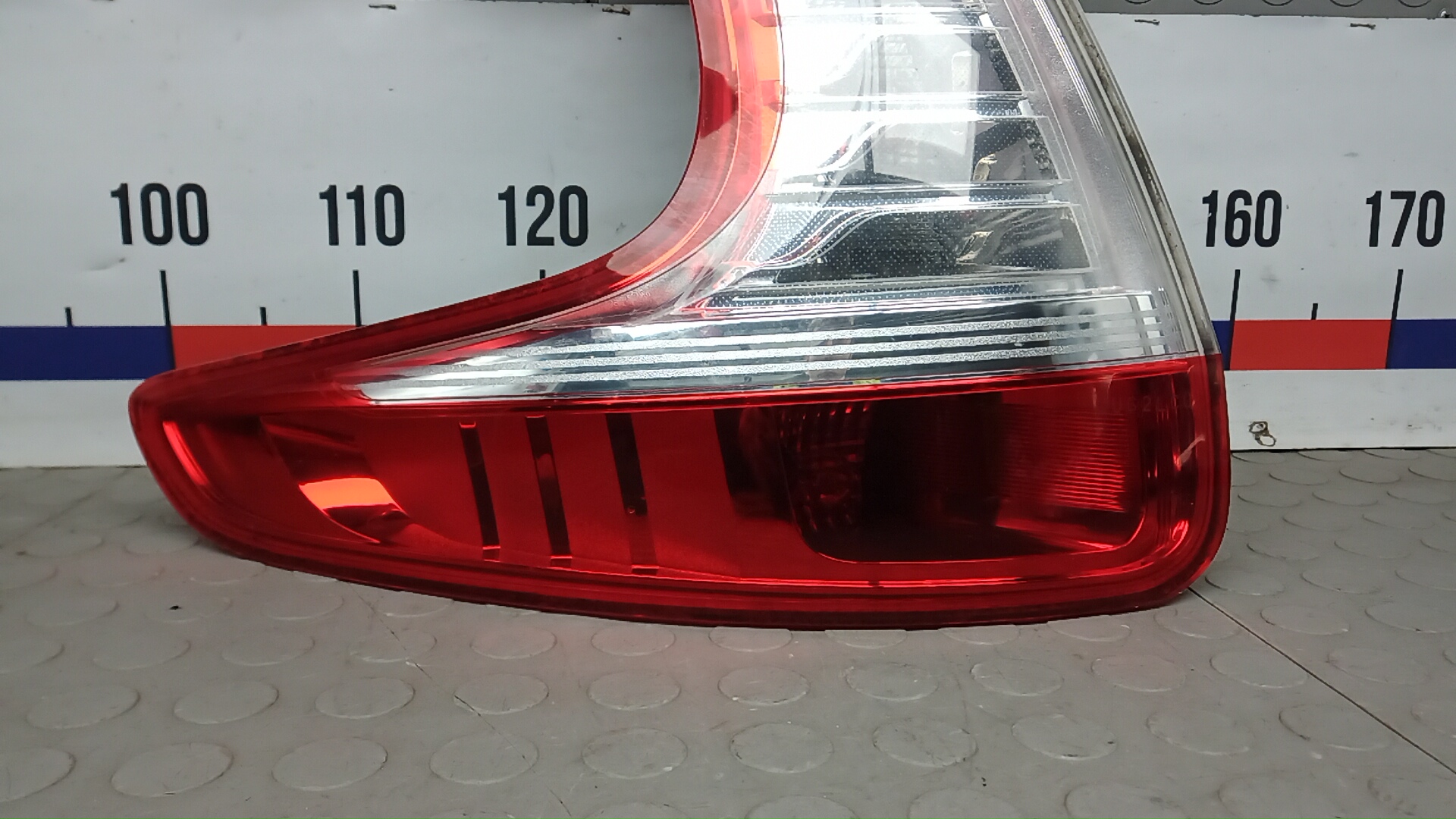 Фонарь задний левый