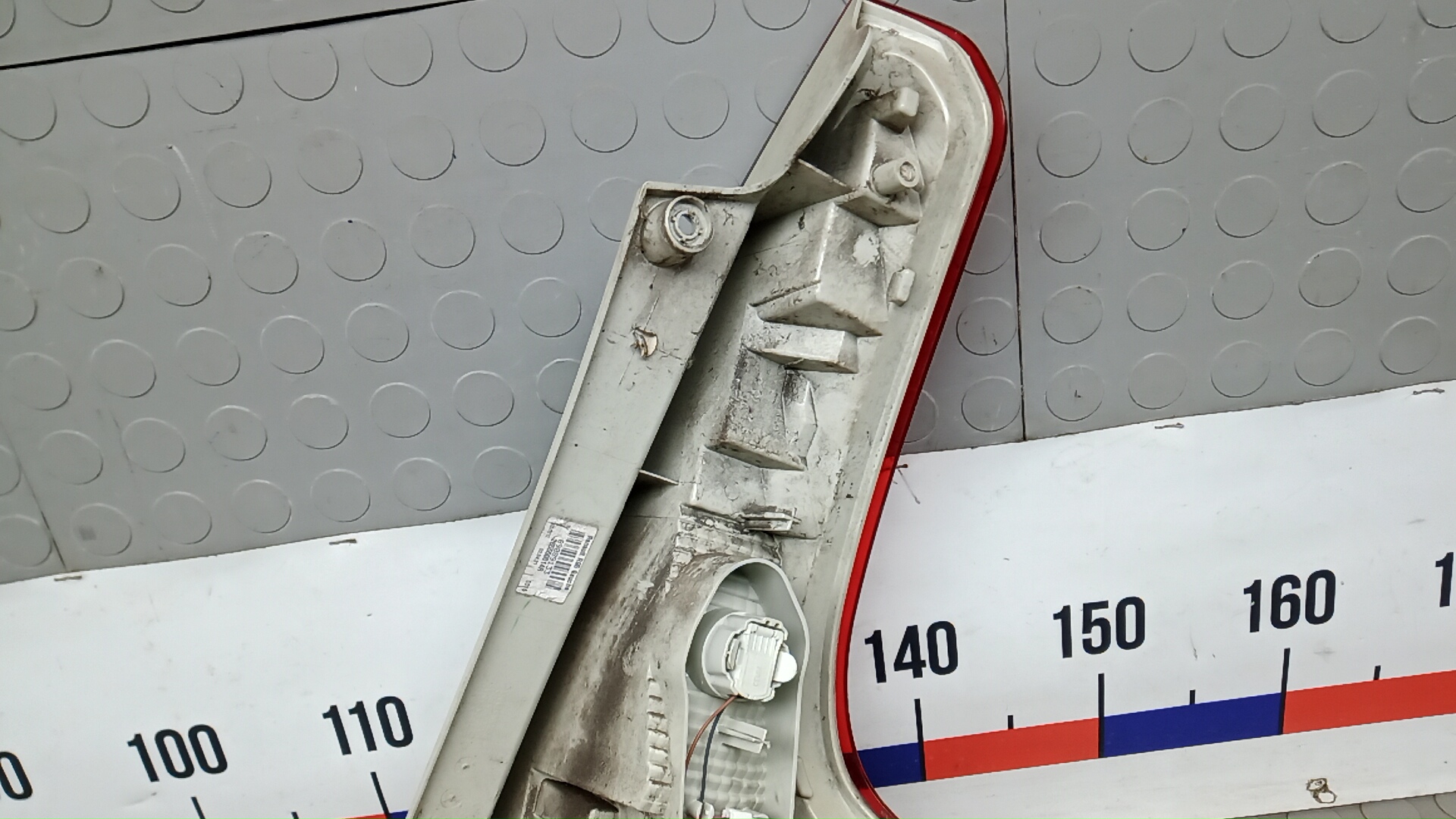 Фонарь задний левый