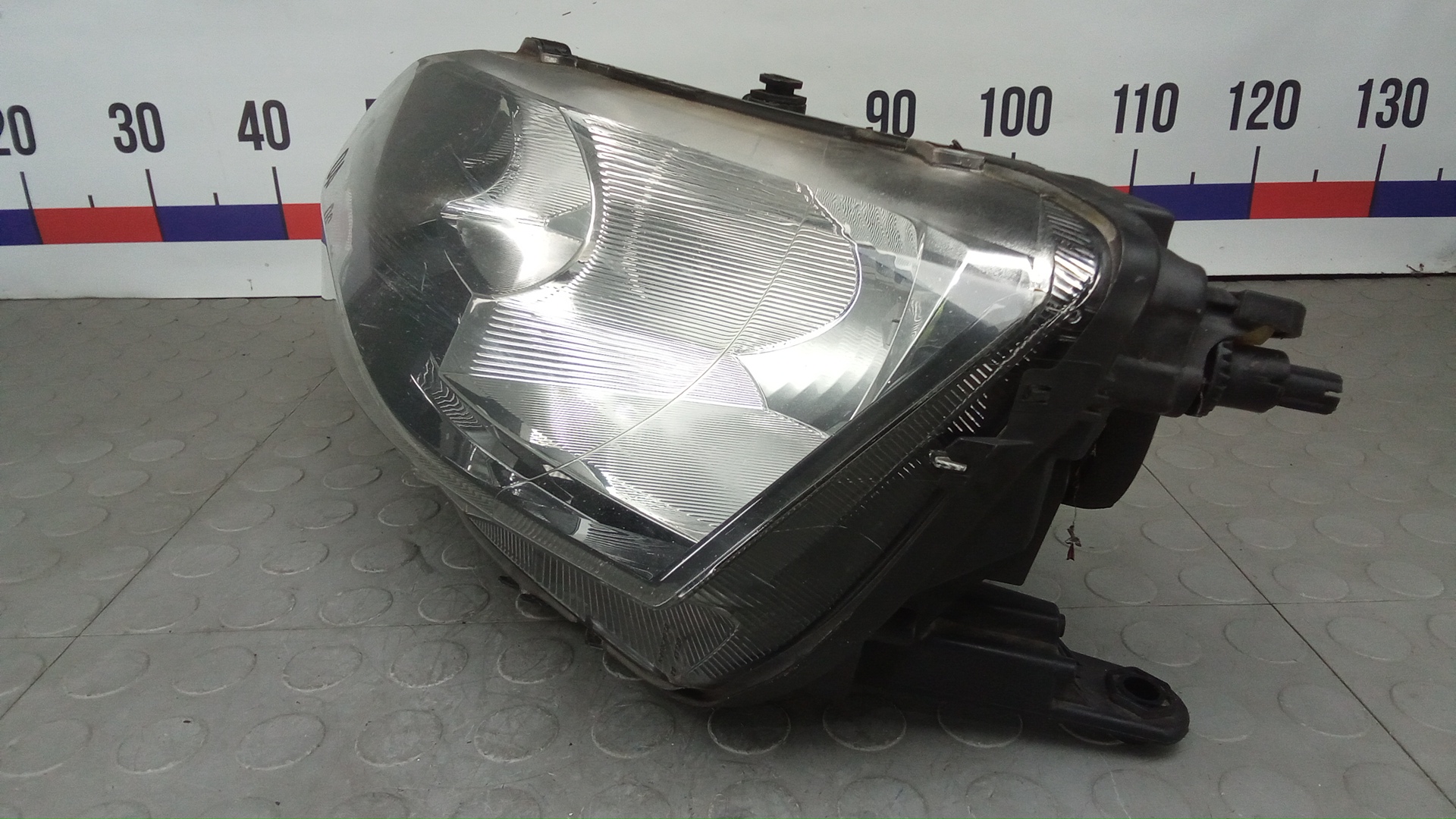 Фара левая