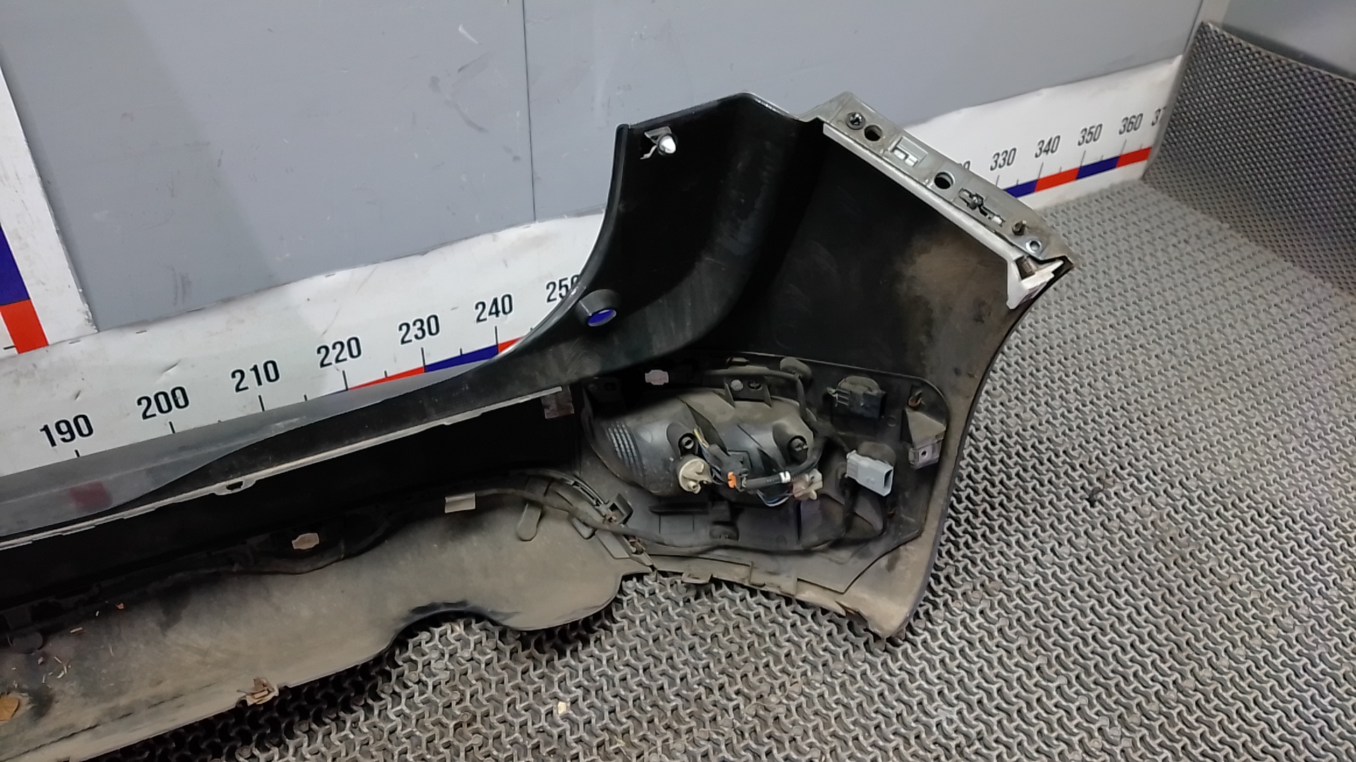 Бампер задний