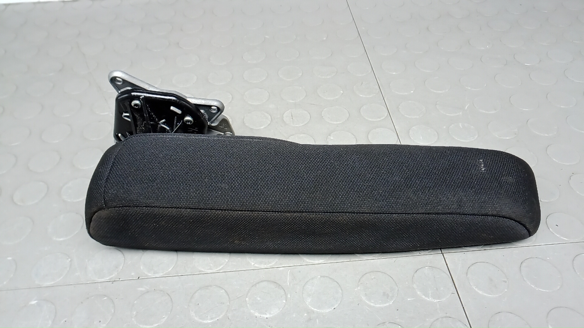 Подлокотник