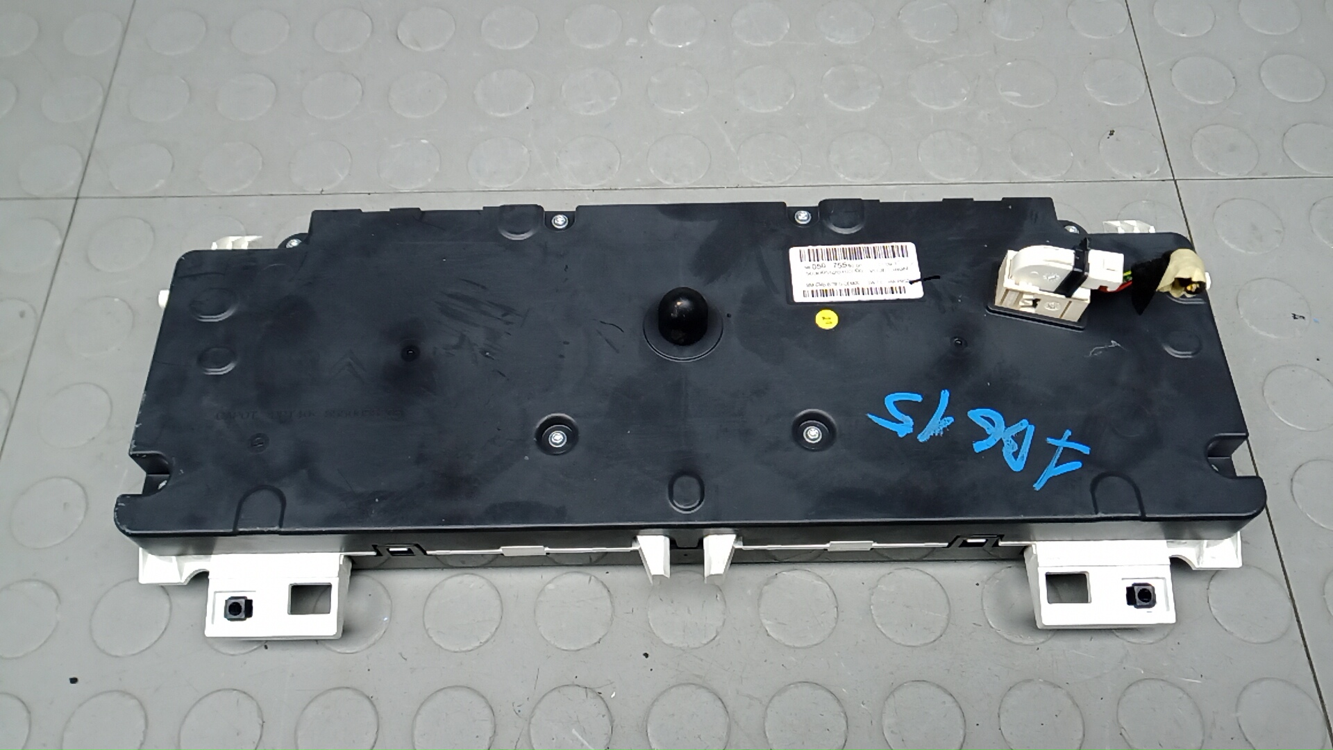 Панель приборов