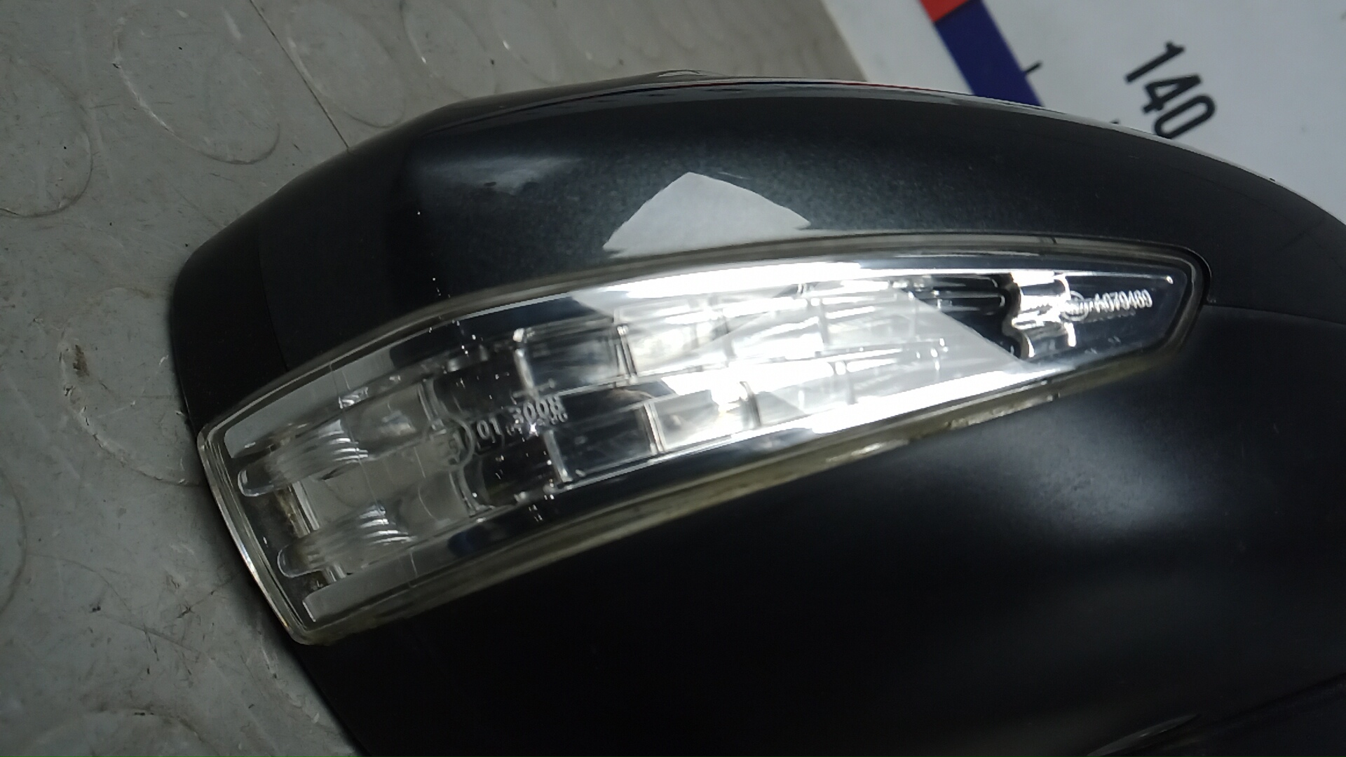 Зеркало правое электрическое