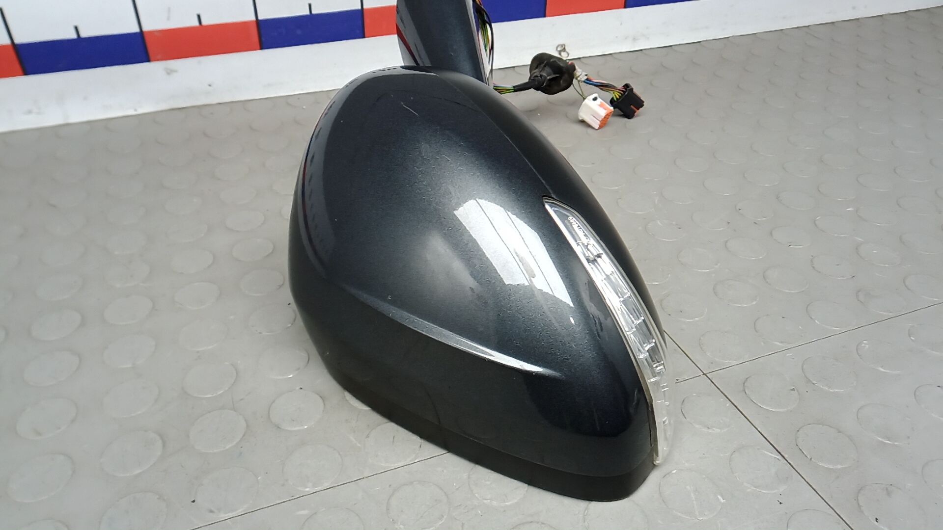 Зеркало правое электрическое